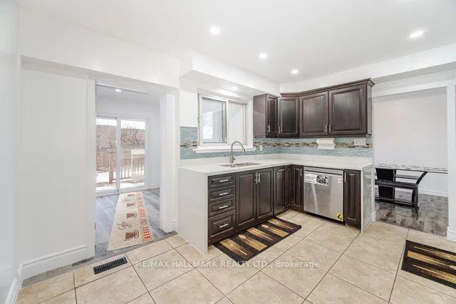 Photo 9 of 8 Garfield Crescent N, Brampton, Brampton North — HOMEH