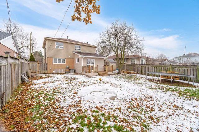 Photo 19 of 8 Garfield Crescent N, Brampton, Brampton North — HOMEH