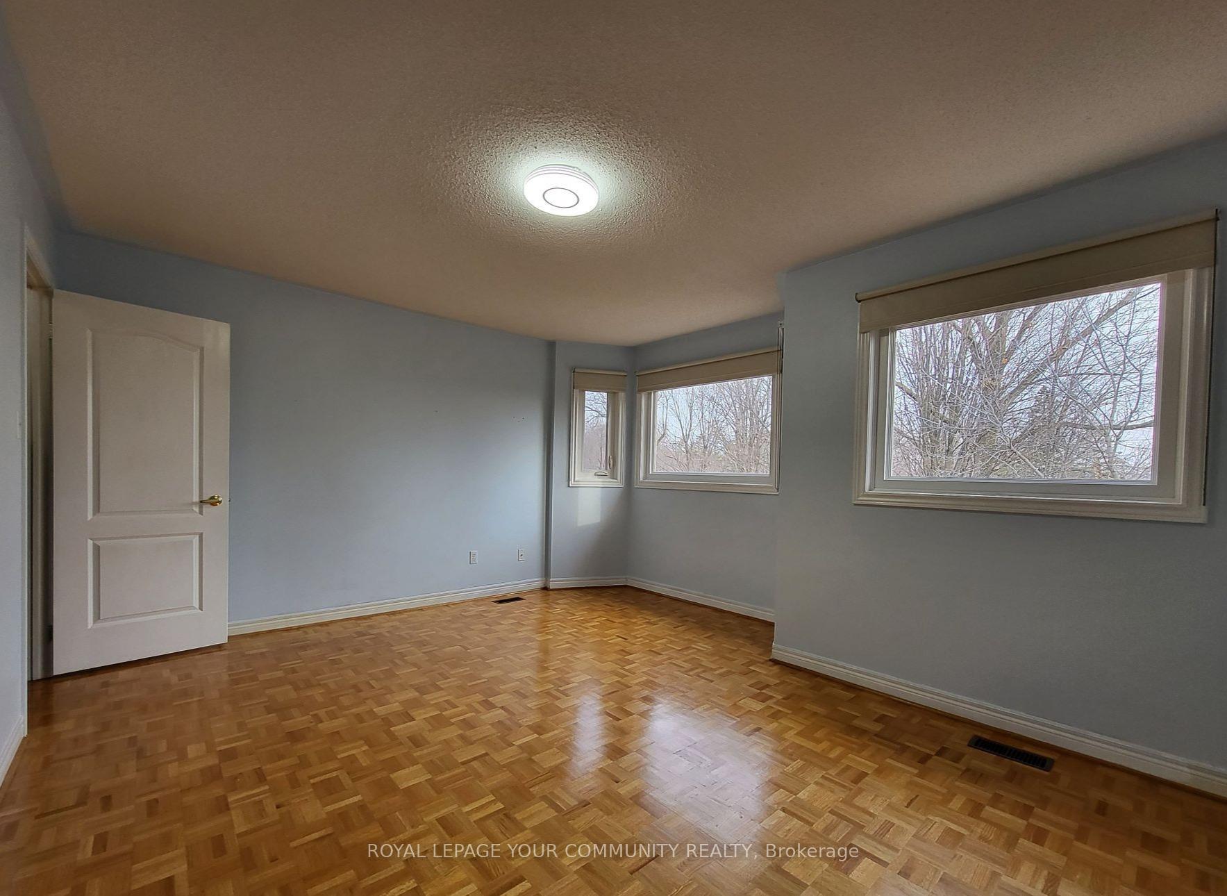 Photo 11 of 37 Giotto Crescent, Vaughan, Maple — HOMEH