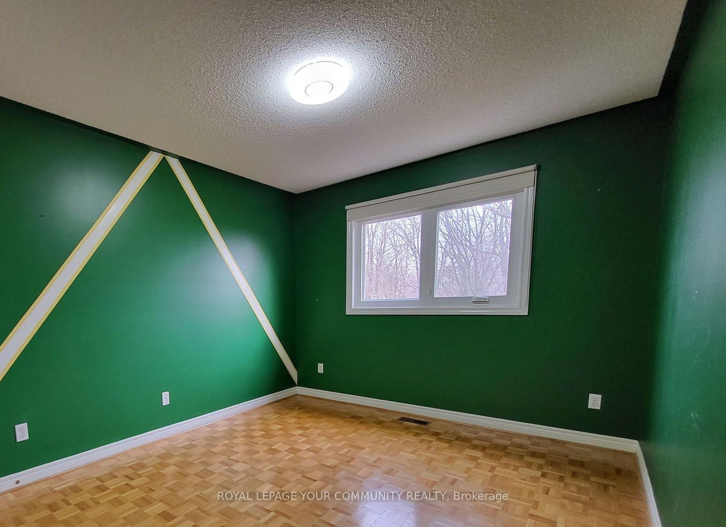Photo 12 of 37 Giotto Crescent, Vaughan, Maple — HOMEH