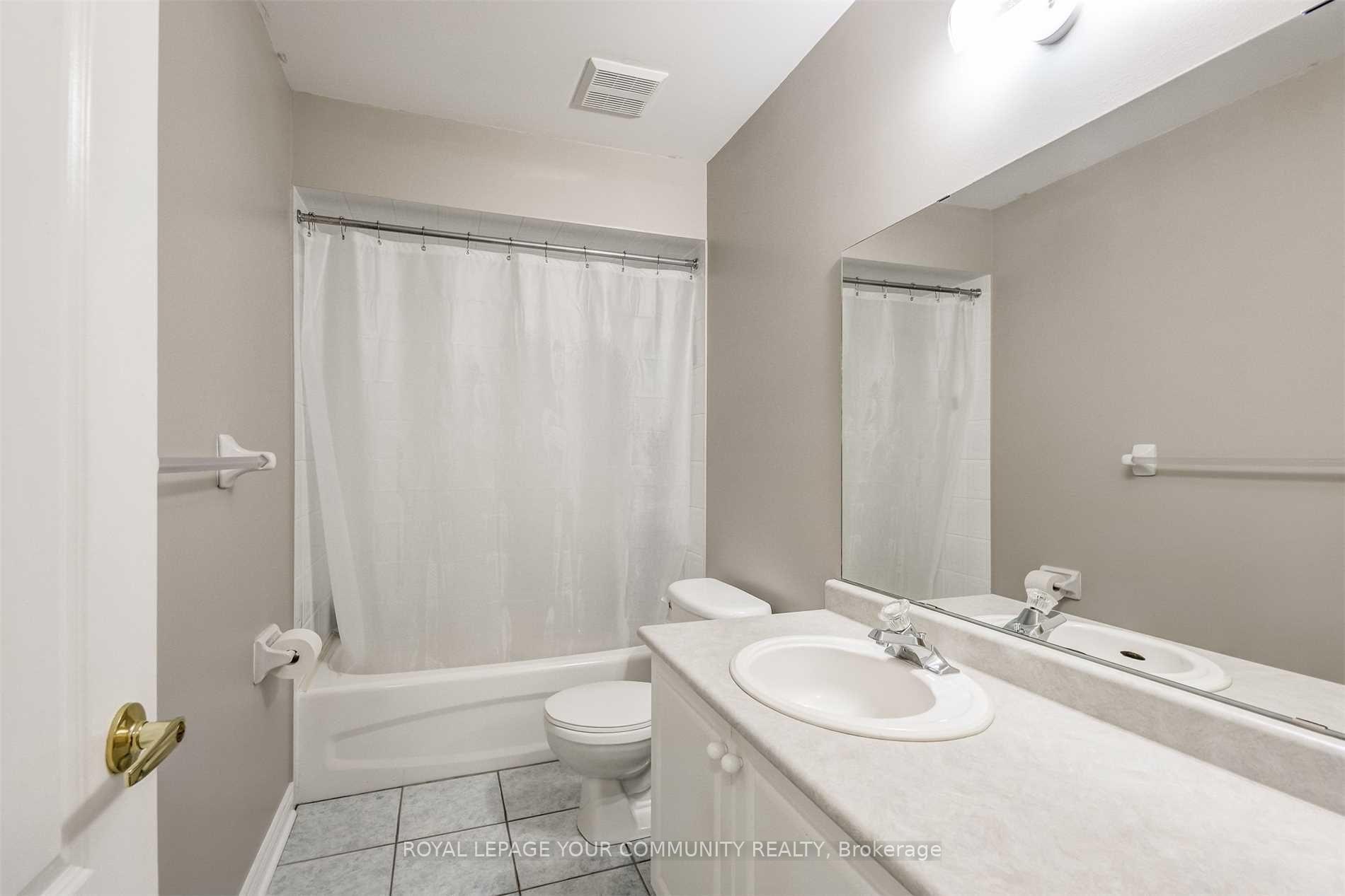 Photo 8 of 37 Giotto Crescent, Vaughan, Maple — HOMEH