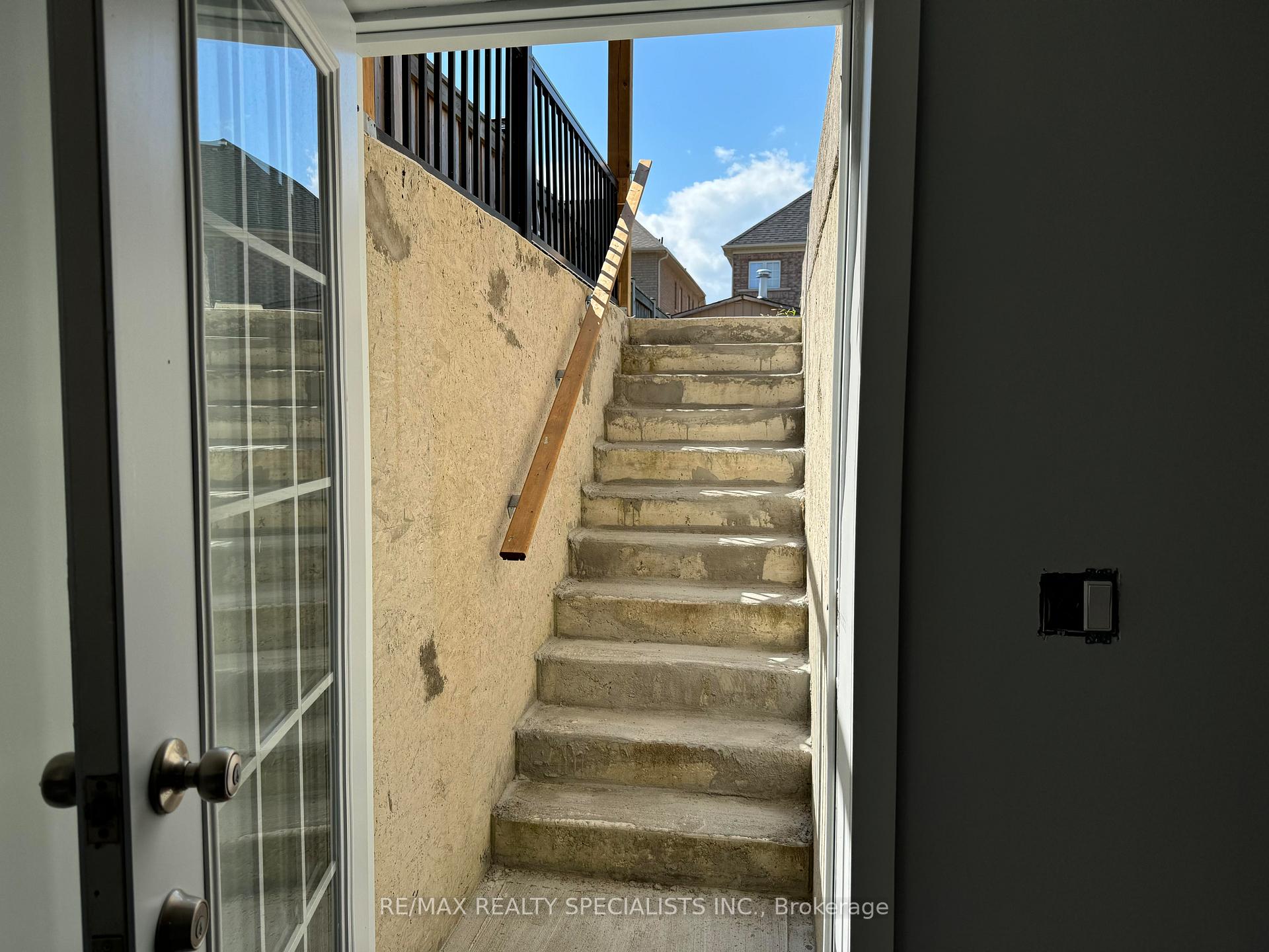Photo 18 of 35 Copeland Crescent N, Innisfil, Cookstown — HOMEH