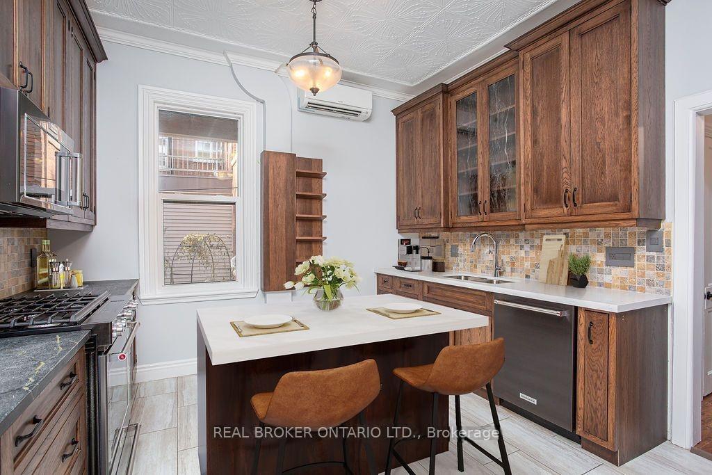 Photo 3 of Unit B, 9 Stanley Avenue, Hamilton, Kirkendall — HOMEH