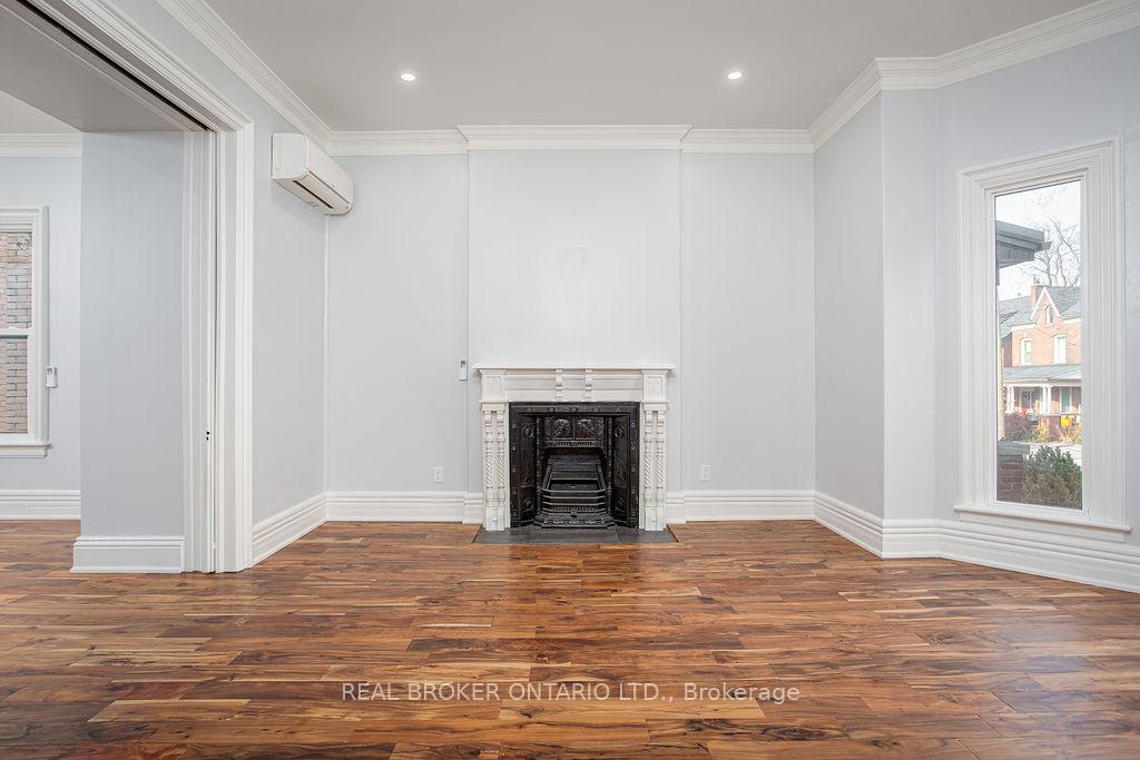 Photo 4 of Unit B, 9 Stanley Avenue, Hamilton, Kirkendall — HOMEH