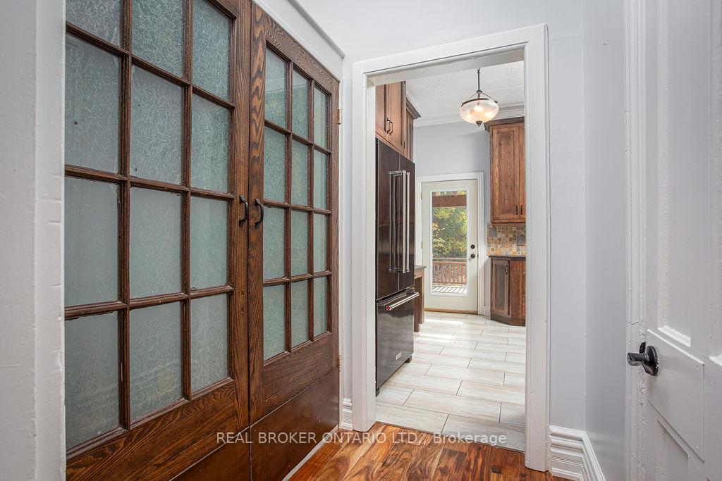 Photo 14 of Unit B, 9 Stanley Avenue, Hamilton, Kirkendall — HOMEH