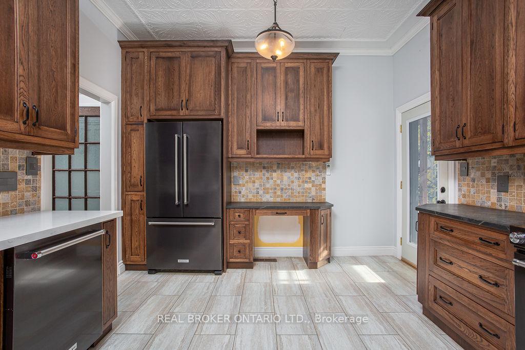 Photo 16 of Unit B, 9 Stanley Avenue, Hamilton, Kirkendall — HOMEH