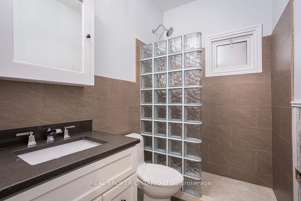 Photo 21 of Unit B, 9 Stanley Avenue, Hamilton, Kirkendall — HOMEH