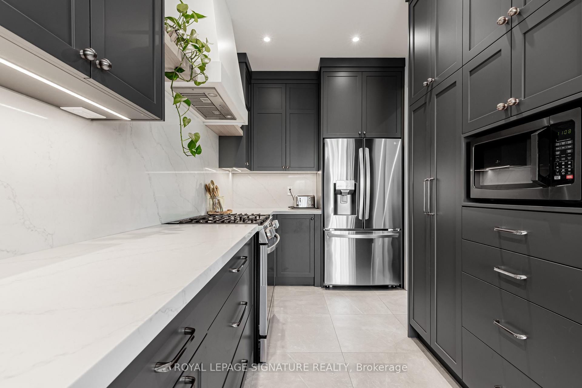 Photo 1 of 171 Wolf Creek Crescent, Vaughan, Patterson — HOMEH