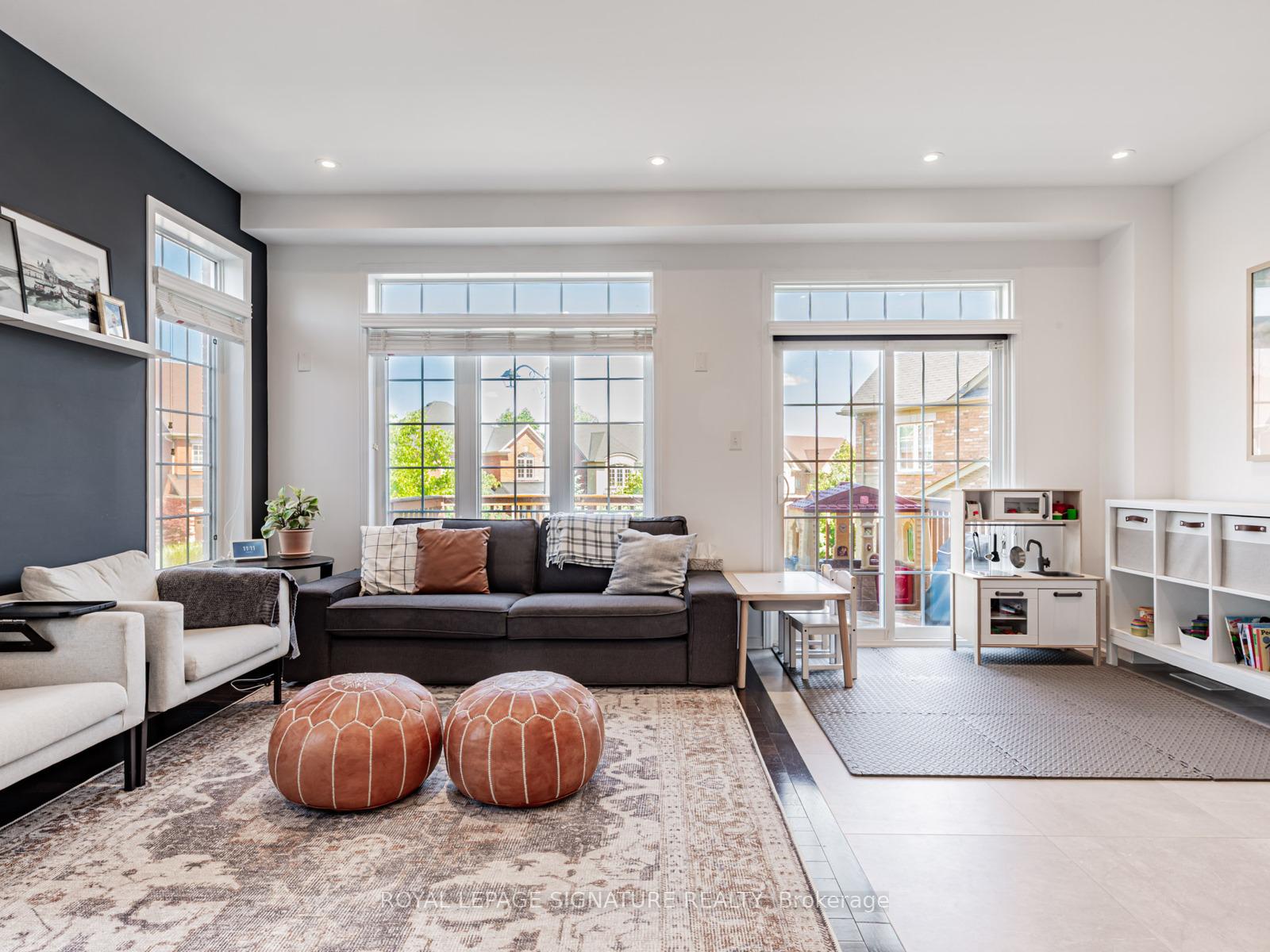 Photo 12 of 171 Wolf Creek Crescent, Vaughan, Patterson — HOMEH