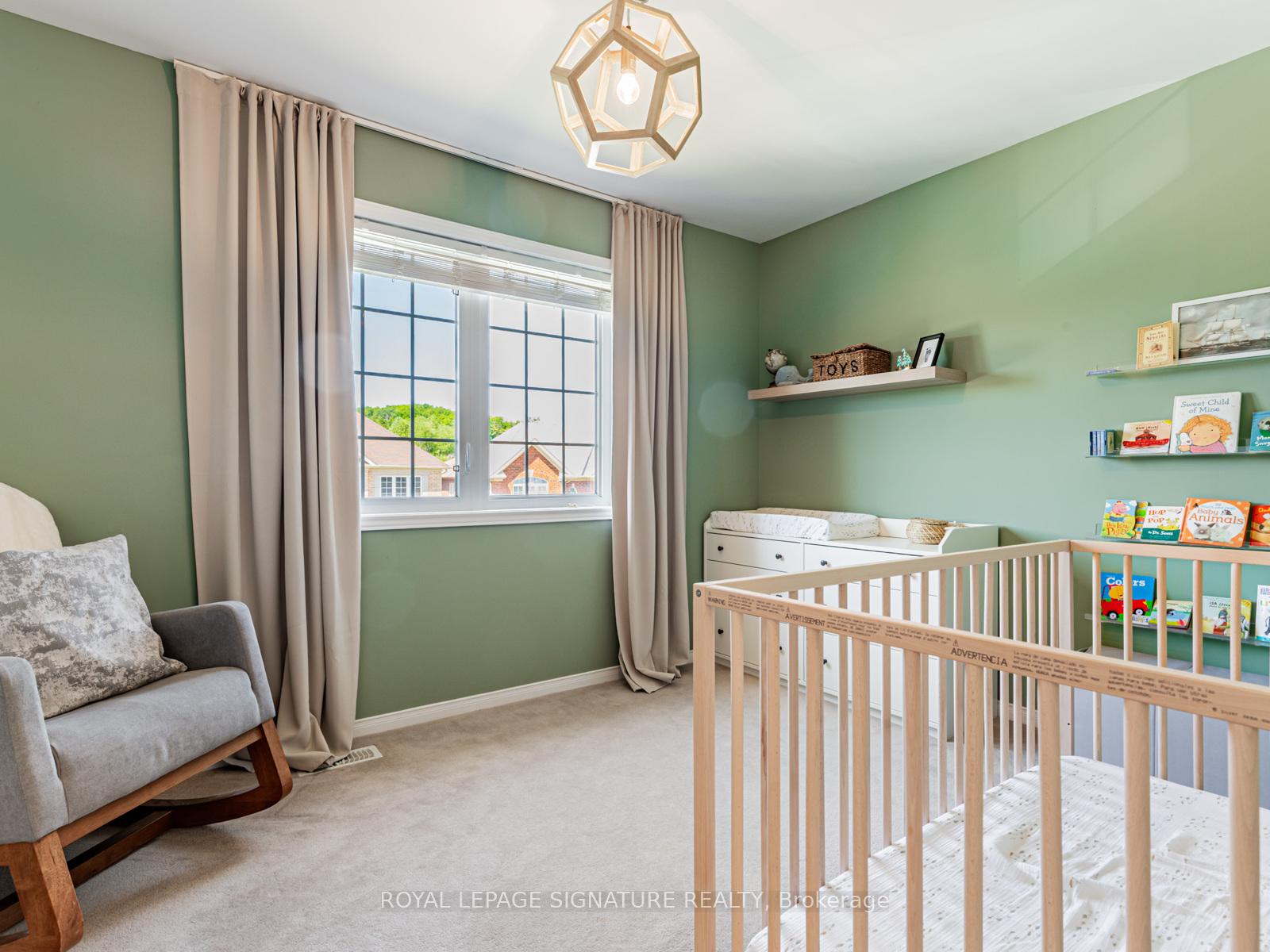 Photo 9 of 171 Wolf Creek Crescent, Vaughan, Patterson — HOMEH