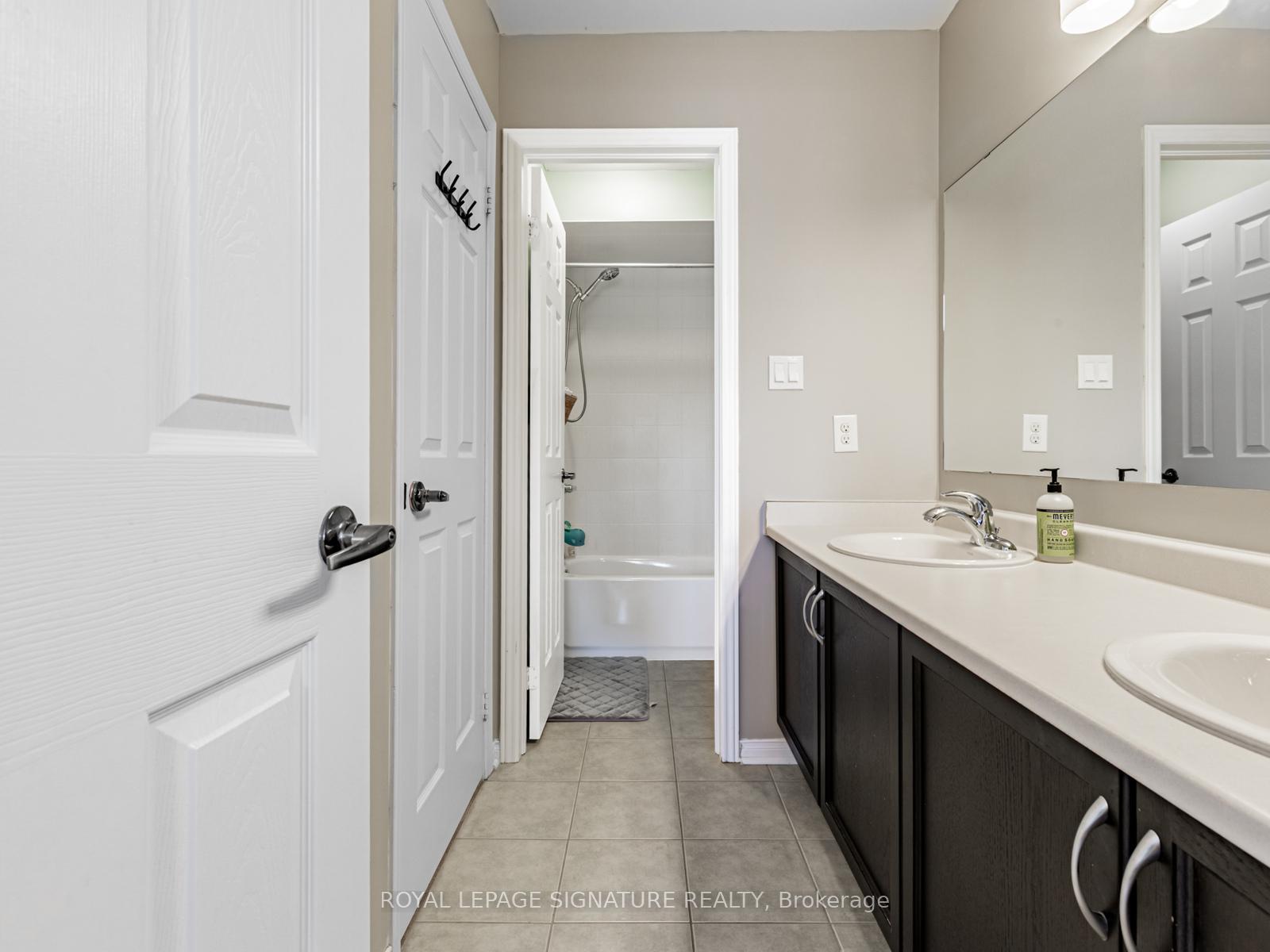 Photo 16 of 171 Wolf Creek Crescent, Vaughan, Patterson — HOMEH