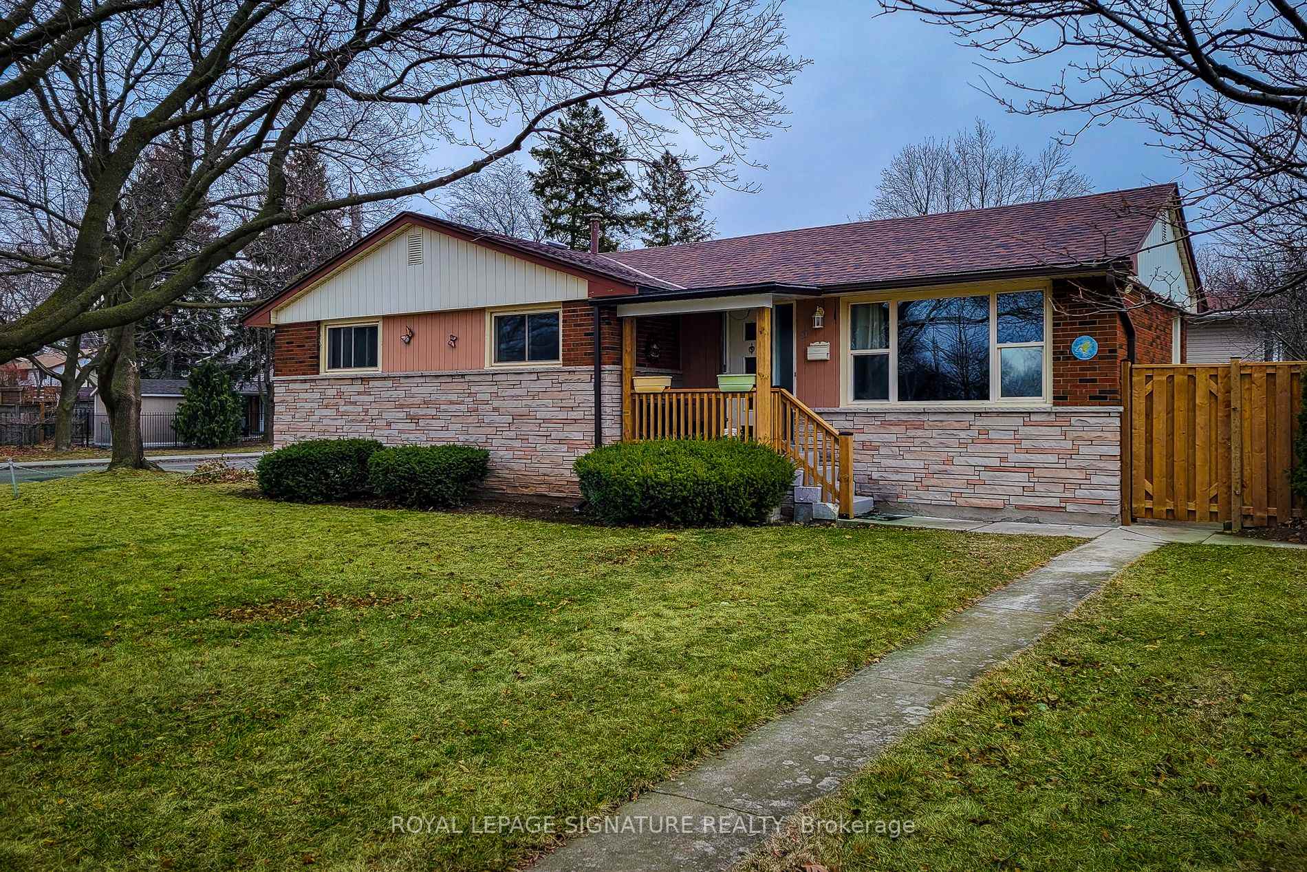 Photo 1 of 81 West 25th Street, Hamilton, Westcliffe — HOMEH