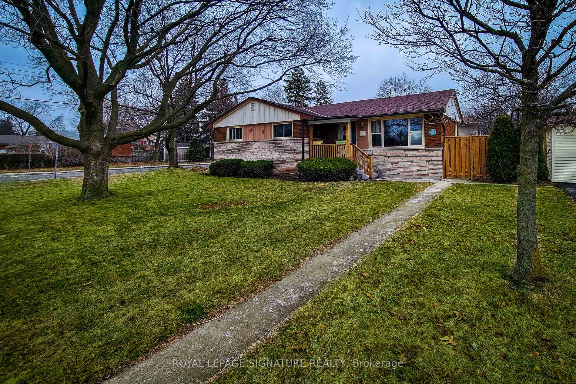 Photo 27 of 81 West 25th Street, Hamilton, Westcliffe — HOMEH