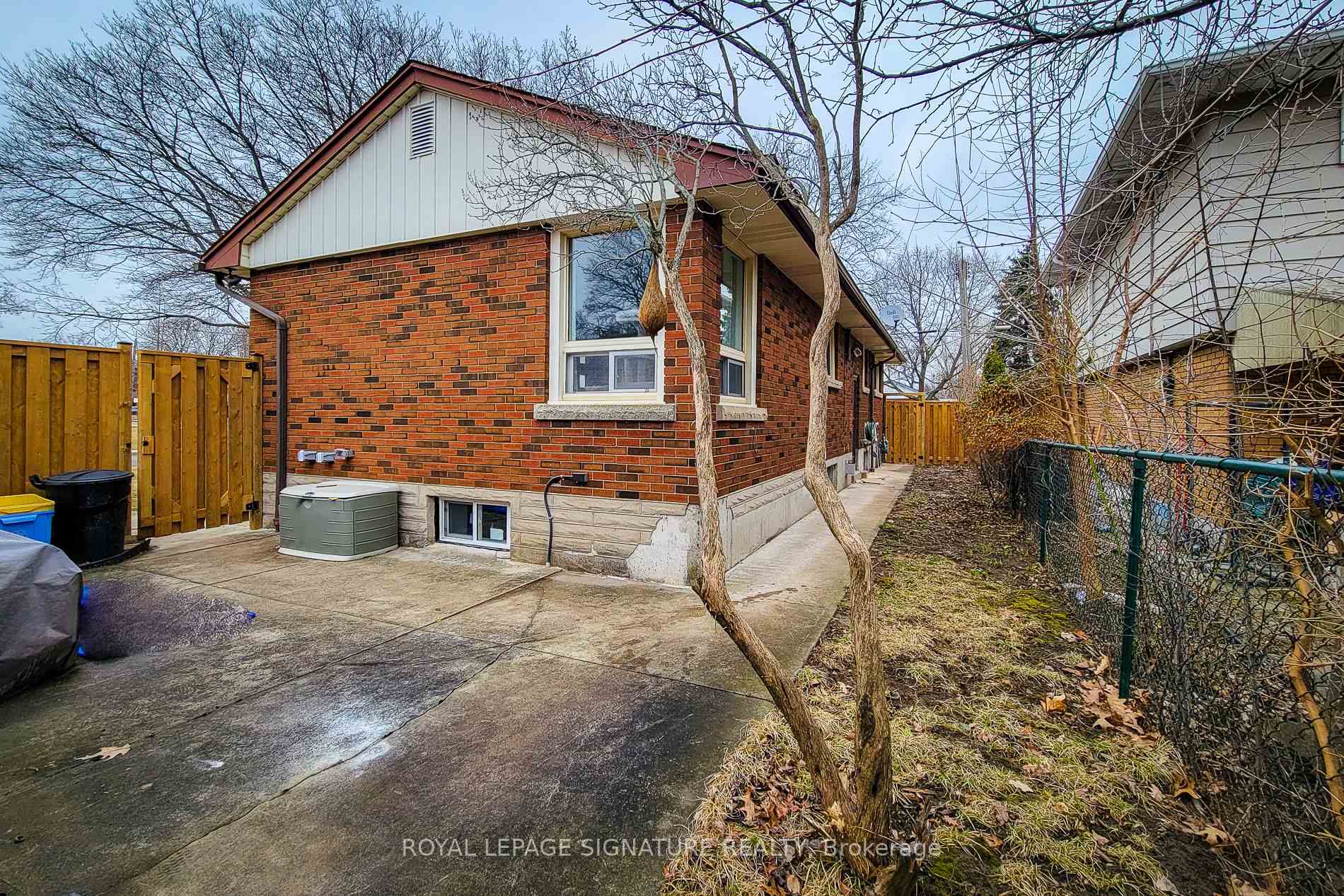Photo 3 of 81 West 25th Street, Hamilton, Westcliffe — HOMEH