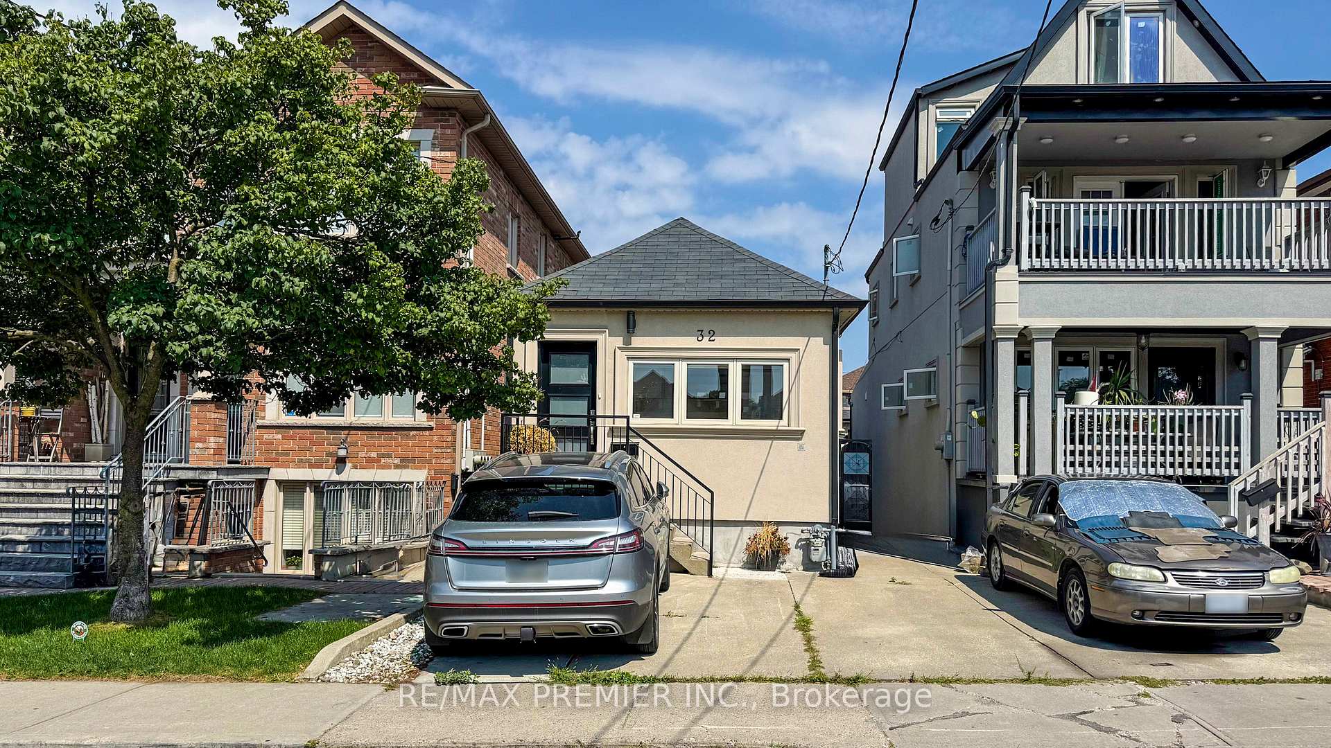 Photo 1 of 32 Amherst Avenue, Toronto, Oakwood Village — HOMEH