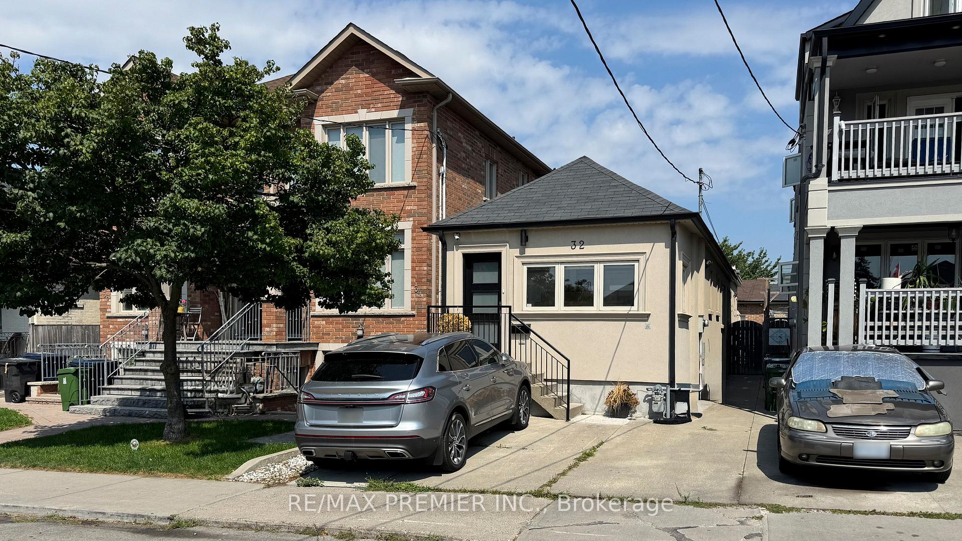 Photo 8 of 32 Amherst Avenue, Toronto, Oakwood Village — HOMEH