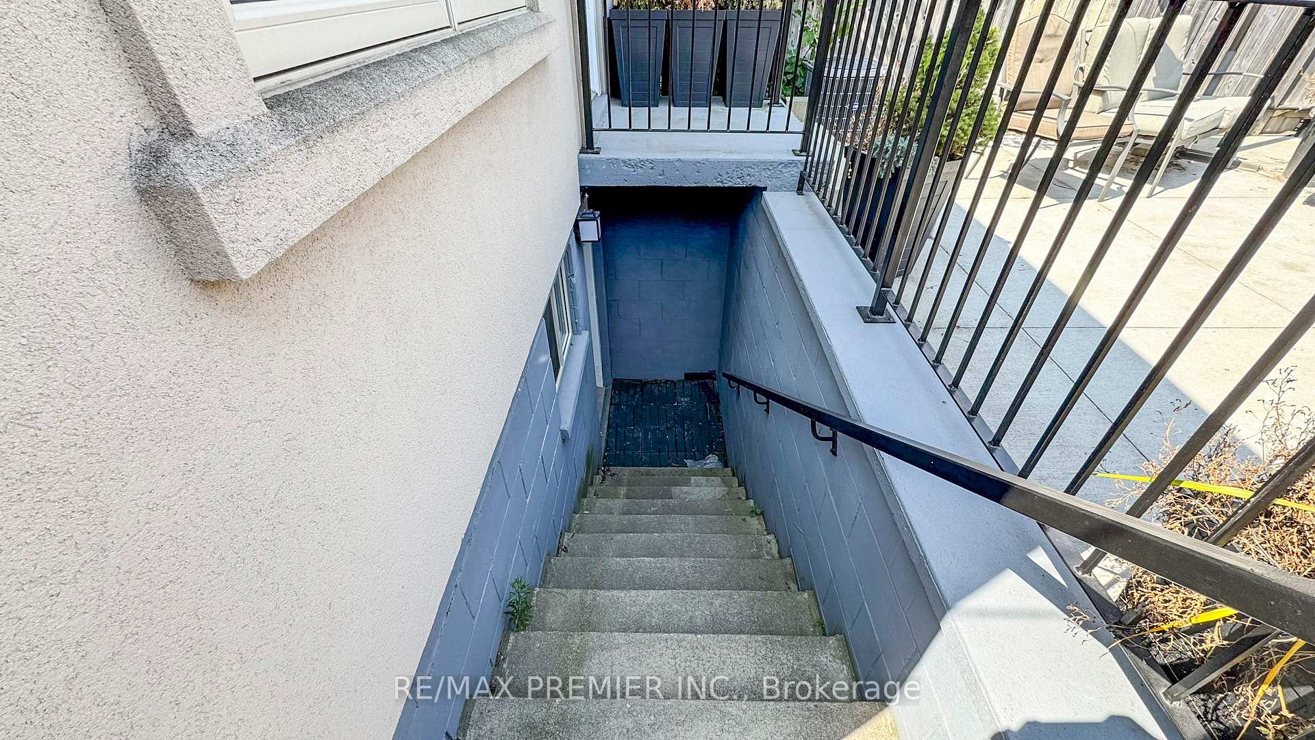 Photo 9 of 32 Amherst Avenue, Toronto, Oakwood Village — HOMEH