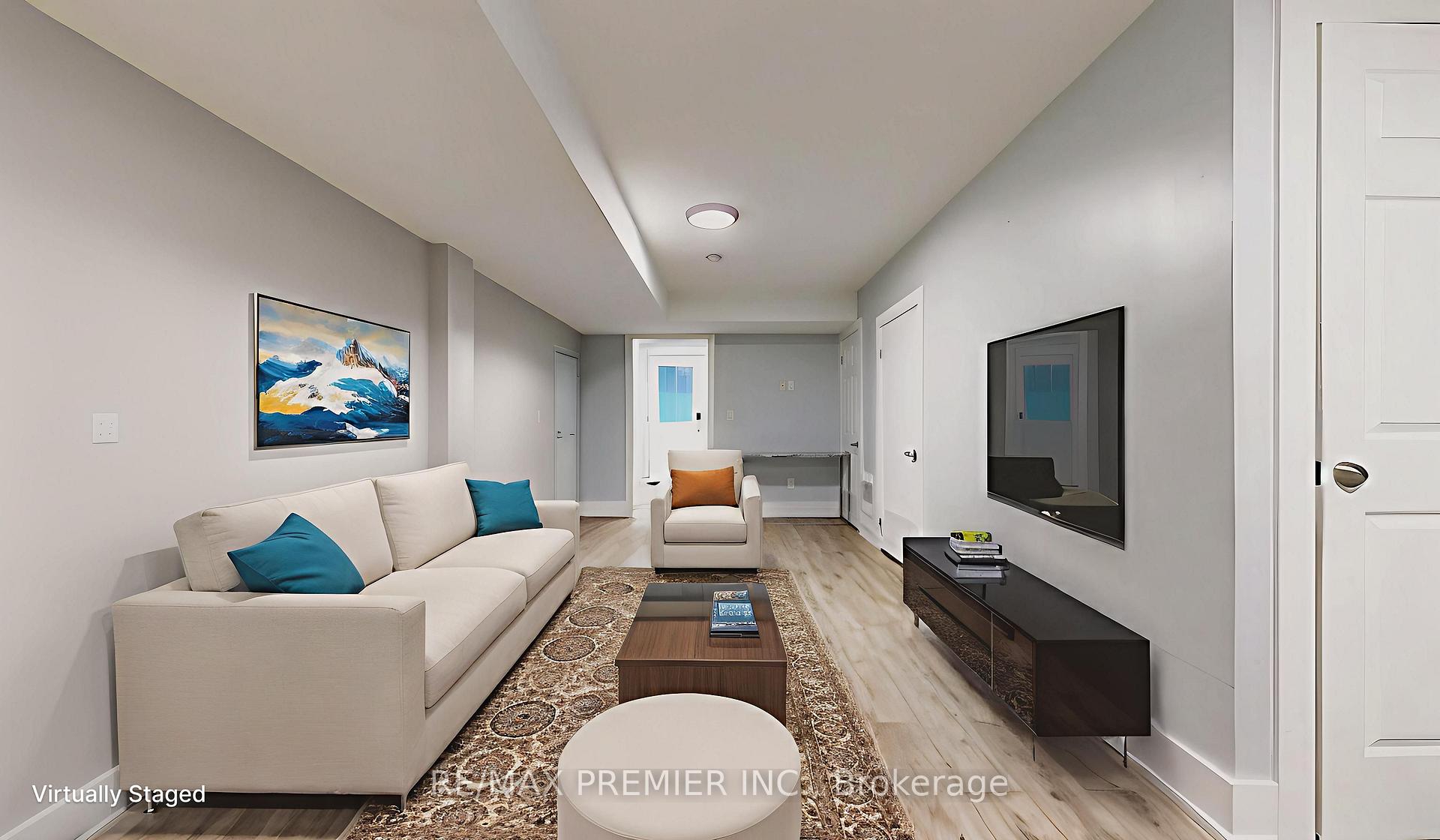 Photo 16 of 32 Amherst Avenue, Toronto, Oakwood Village — HOMEH