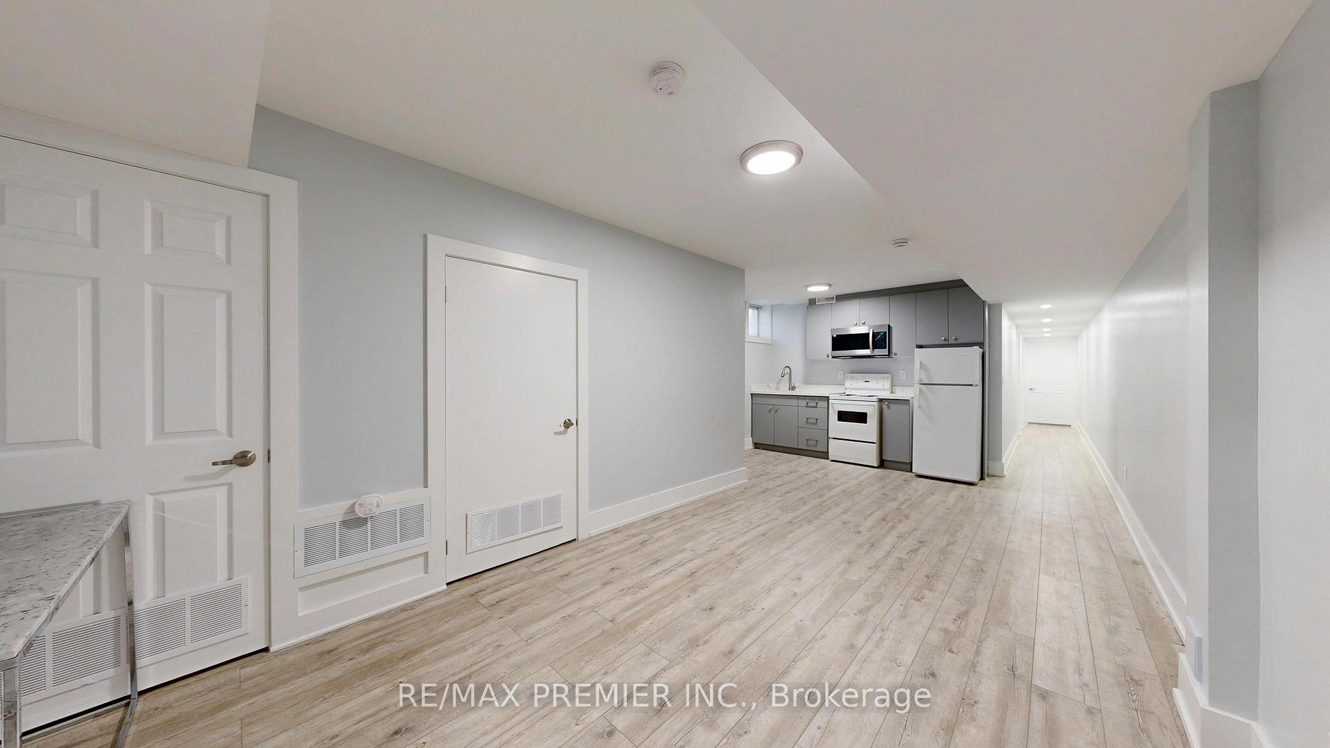 Photo 11 of 32 Amherst Avenue, Toronto, Oakwood Village — HOMEH