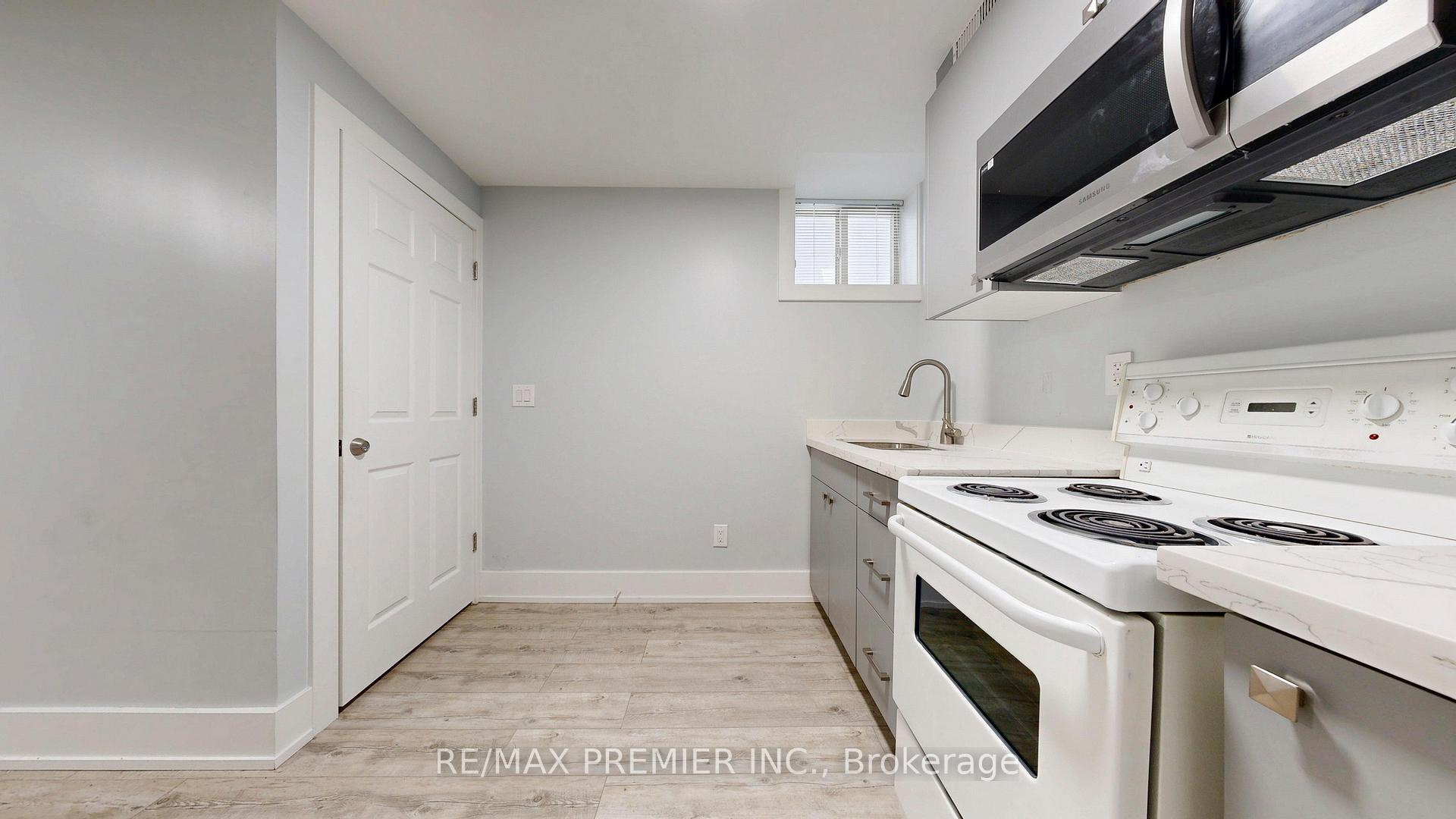 Photo 14 of 32 Amherst Avenue, Toronto, Oakwood Village — HOMEH
