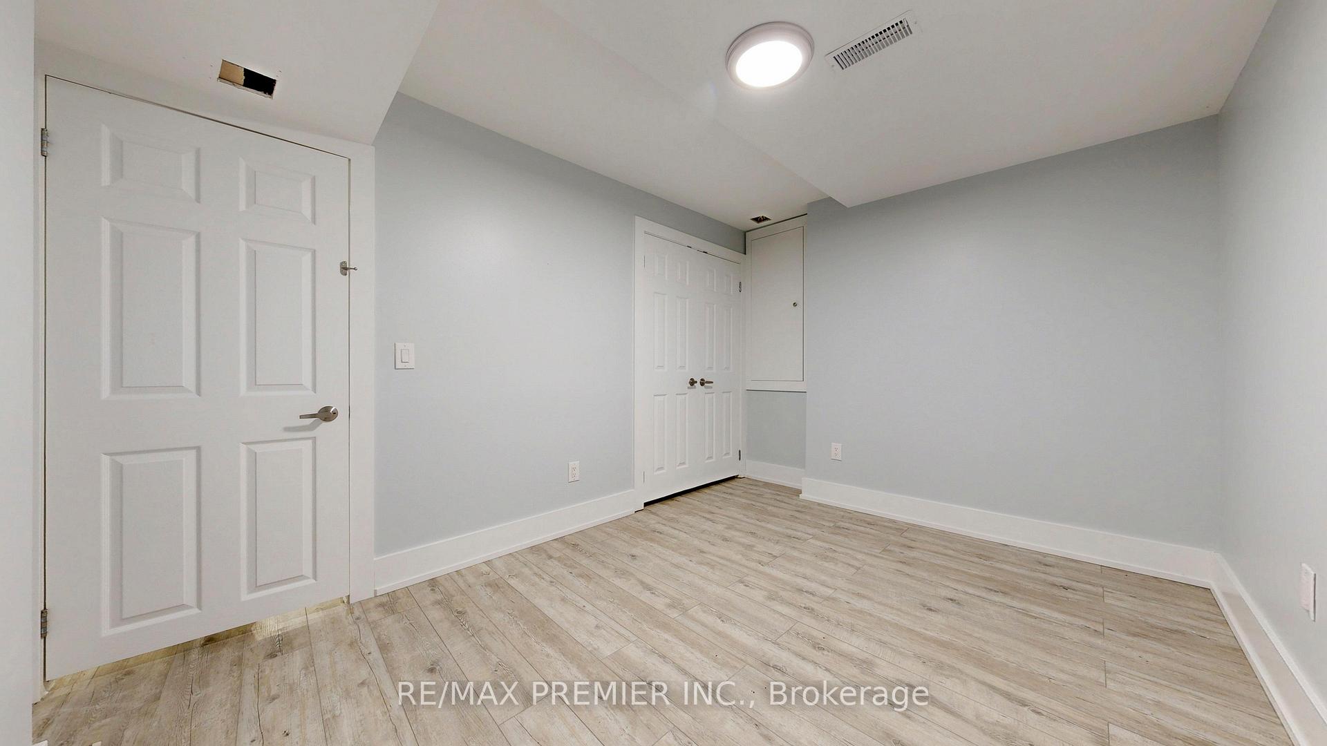 Photo 17 of 32 Amherst Avenue, Toronto, Oakwood Village — HOMEH