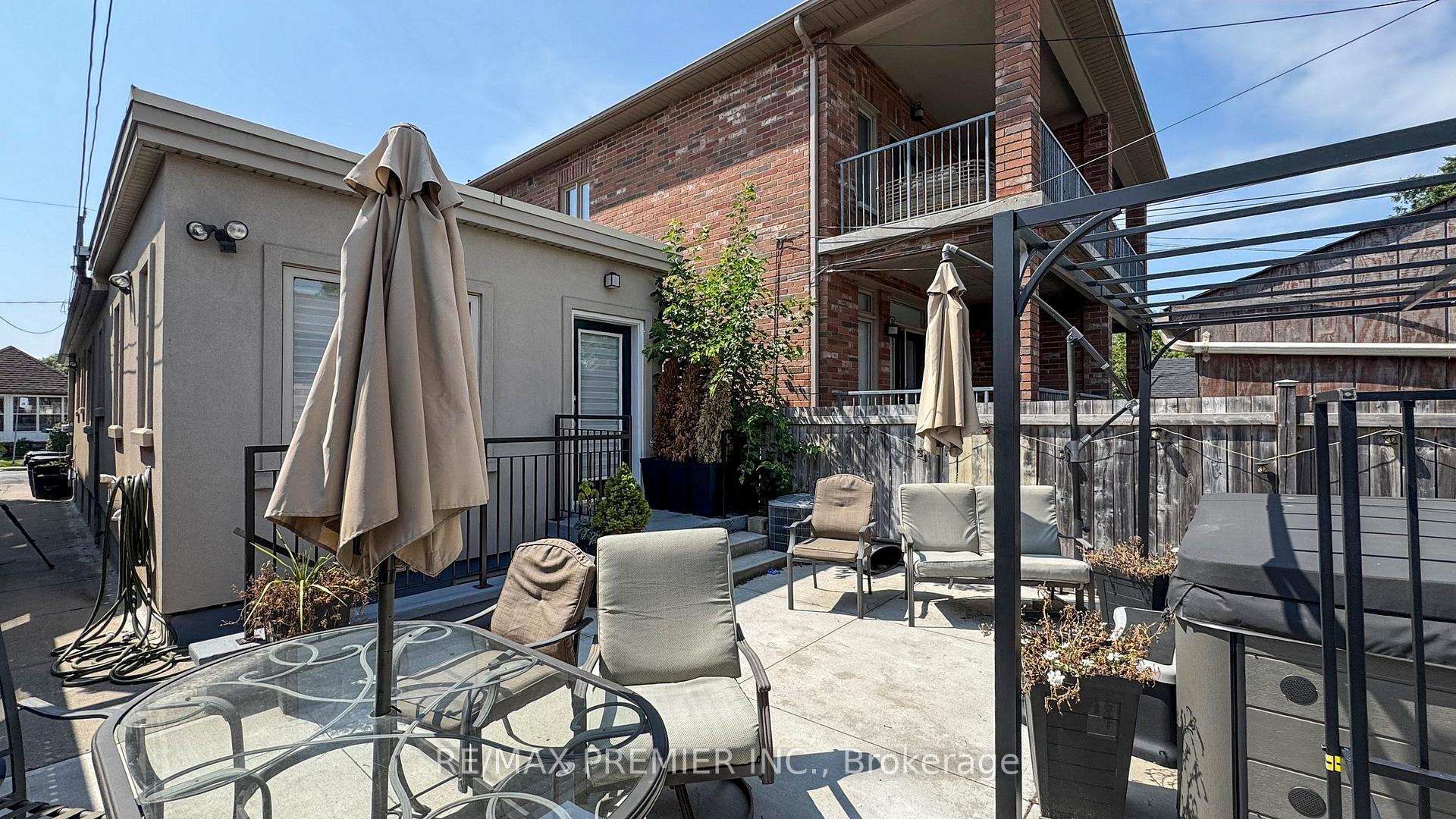 Photo 24 of 32 Amherst Avenue, Toronto, Oakwood Village — HOMEH