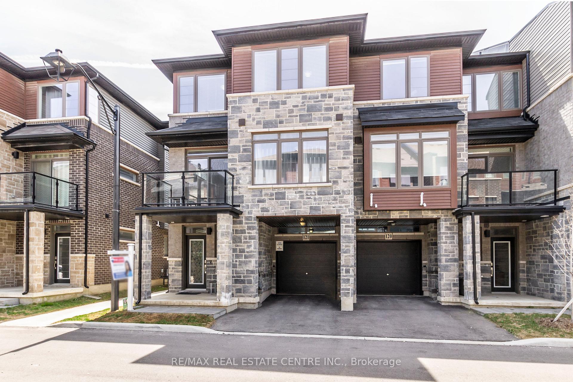 Photo 3 of Unit 121, 30 Times Square Boulevard, Hamilton, Stoney Creek — HOMEH