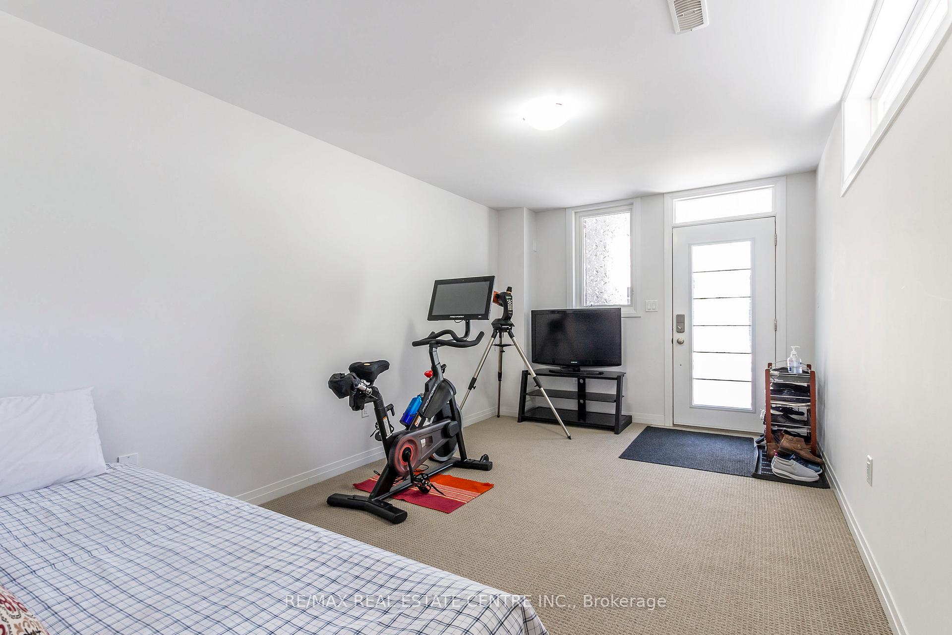 Photo 6 of Unit 121, 30 Times Square Boulevard, Hamilton, Stoney Creek — HOMEH