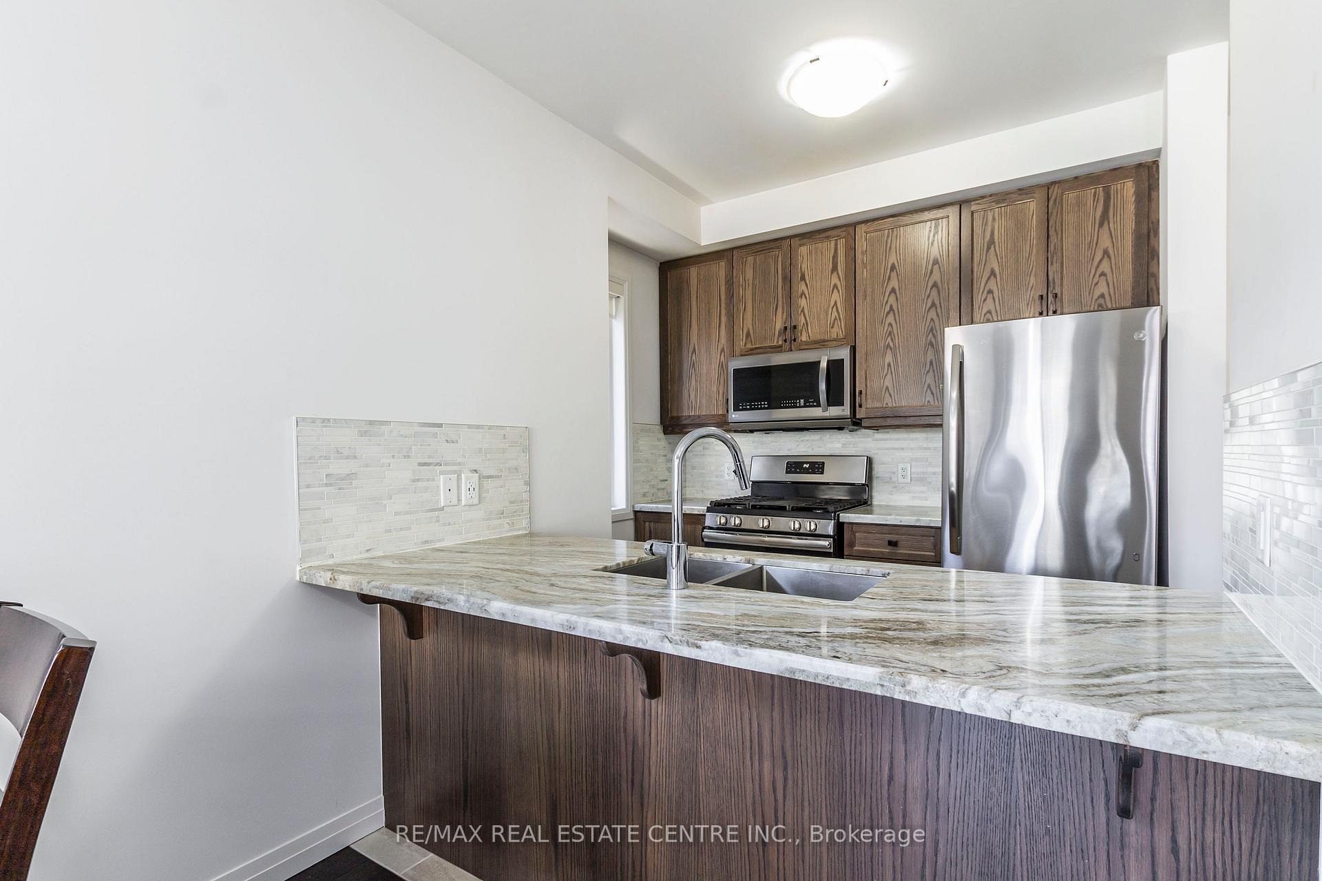 Photo 7 of Unit 121, 30 Times Square Boulevard, Hamilton, Stoney Creek — HOMEH