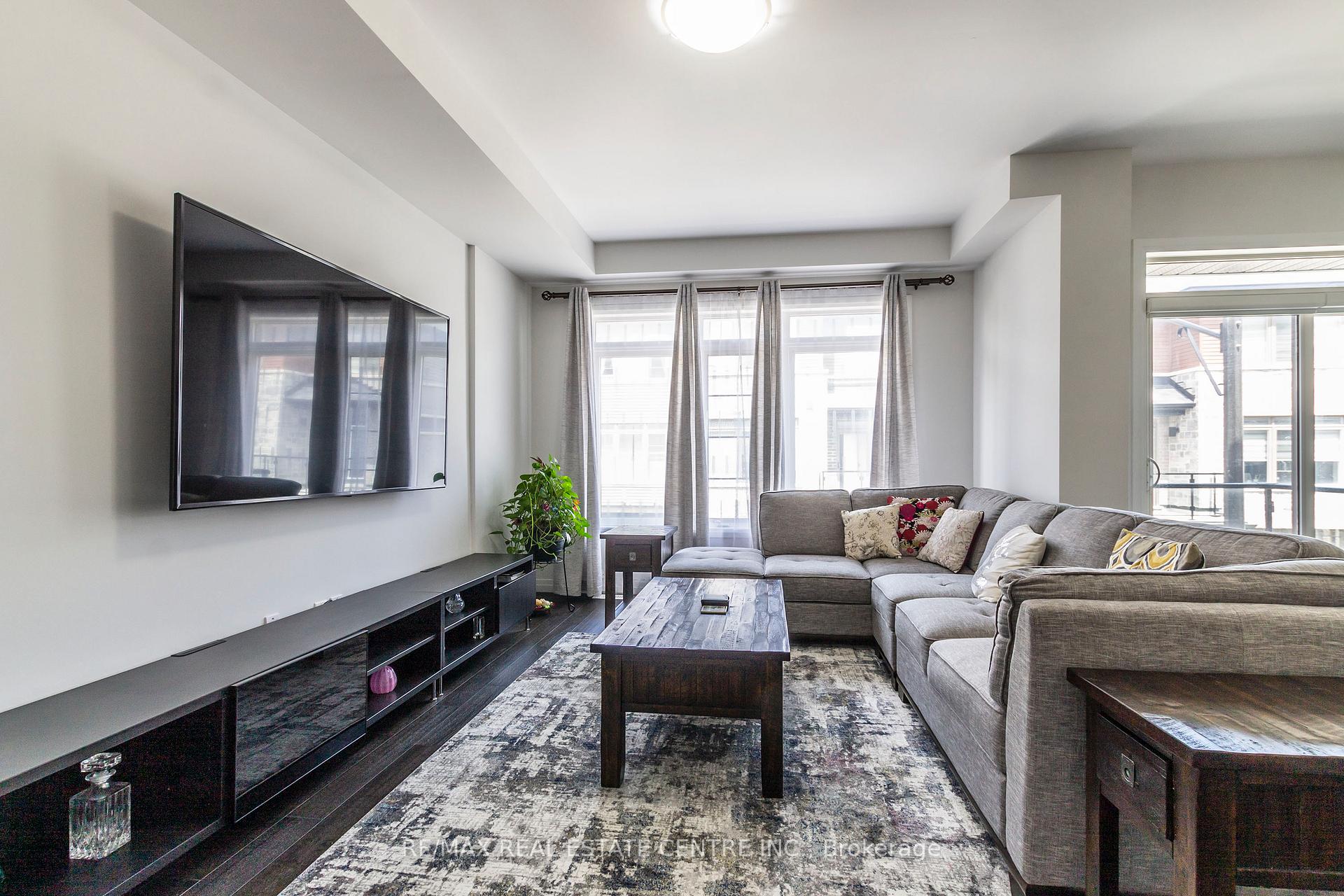 Photo 8 of Unit 121, 30 Times Square Boulevard, Hamilton, Stoney Creek — HOMEH