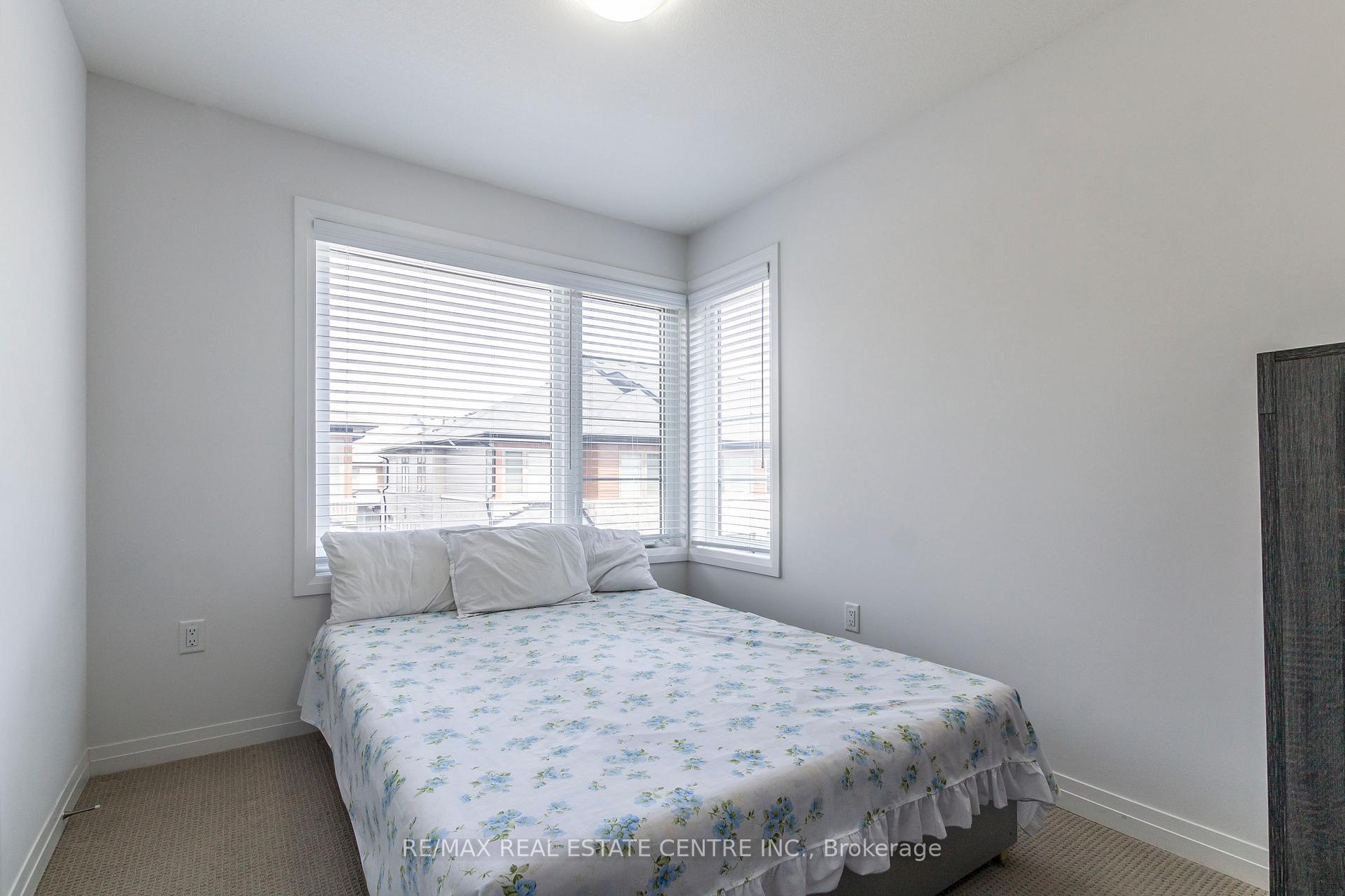 Photo 15 of Unit 121, 30 Times Square Boulevard, Hamilton, Stoney Creek — HOMEH