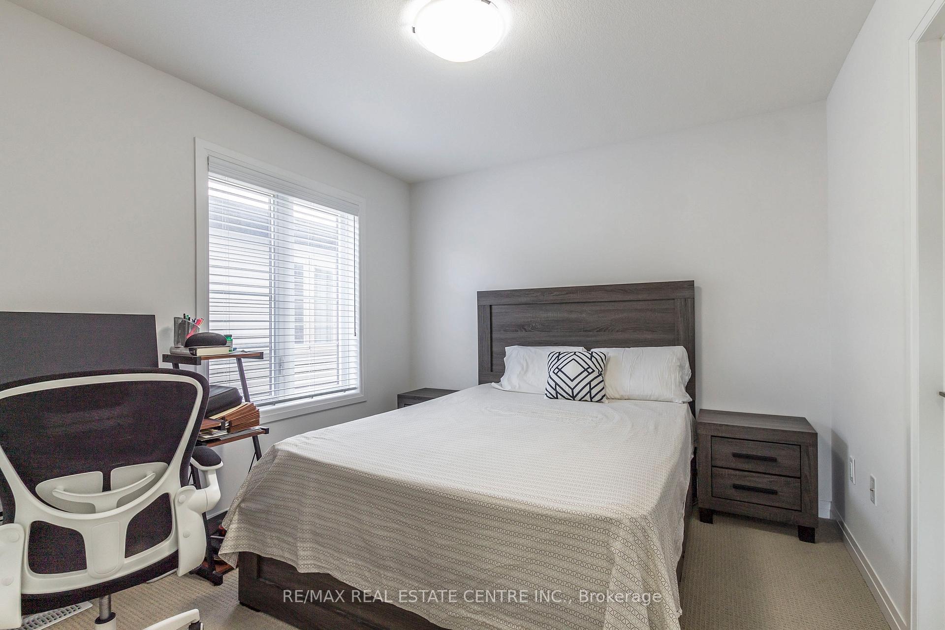 Photo 11 of Unit 121, 30 Times Square Boulevard, Hamilton, Stoney Creek — HOMEH