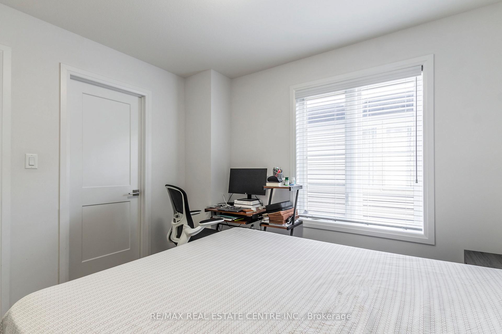 Photo 17 of Unit 121, 30 Times Square Boulevard, Hamilton, Stoney Creek — HOMEH