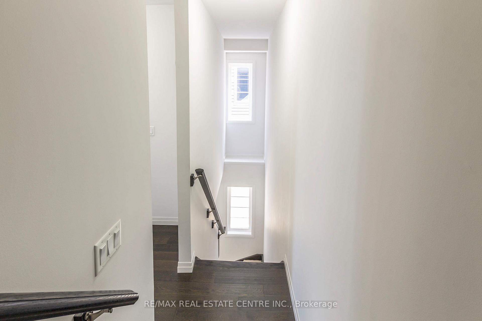 Photo 13 of Unit 121, 30 Times Square Boulevard, Hamilton, Stoney Creek — HOMEH