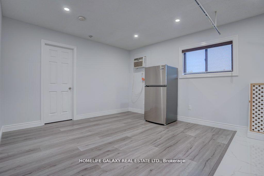 Photo 3 of Unit Upper 3, 92 Bond Street, Oshawa, O'Neill — HOMEH