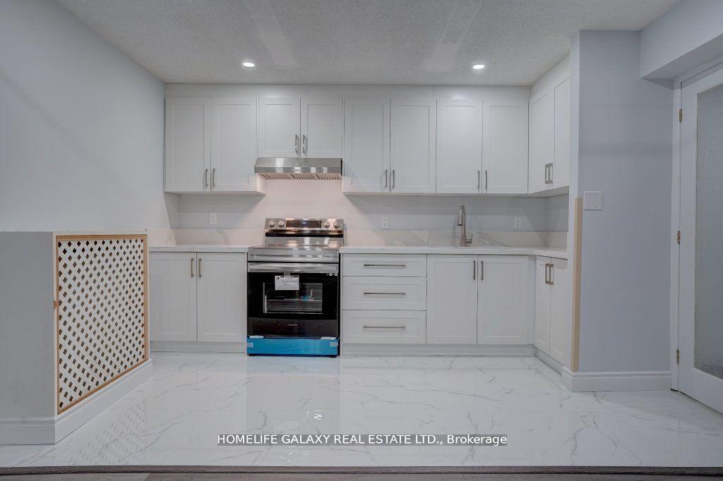 Photo 9 of Unit Upper 3, 92 Bond Street, Oshawa, O'Neill — HOMEH