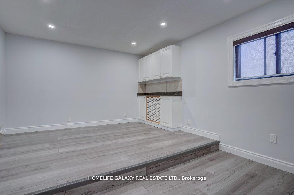 Photo 2 of Unit Upper 3, 92 Bond Street, Oshawa, O'Neill — HOMEH
