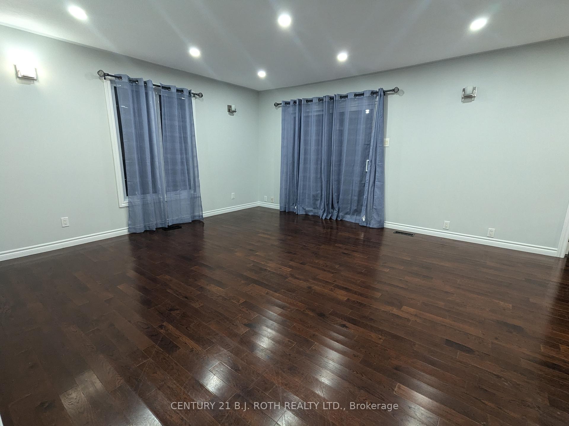 Photo 4 of 2209 Alderslea Crescent, Innisfil, Alcona — HOMEH