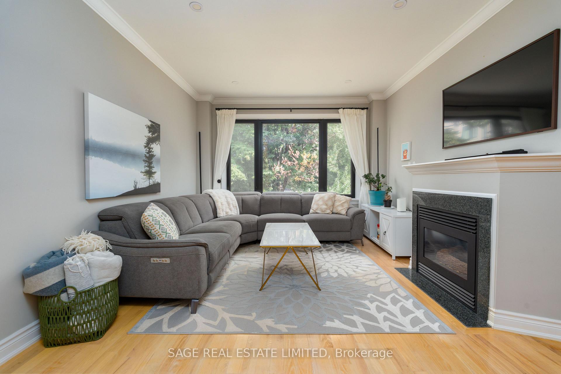 Photo 5 of 261 Jedburgh Road, Toronto, Lawrence Park North — HOMEH