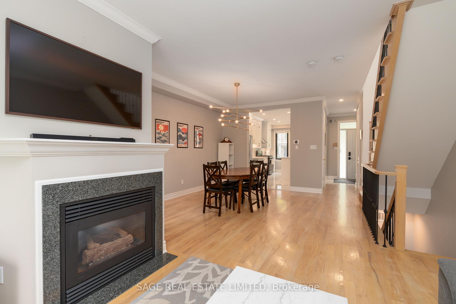 Photo 2 of 261 Jedburgh Road, Toronto, Lawrence Park North — HOMEH