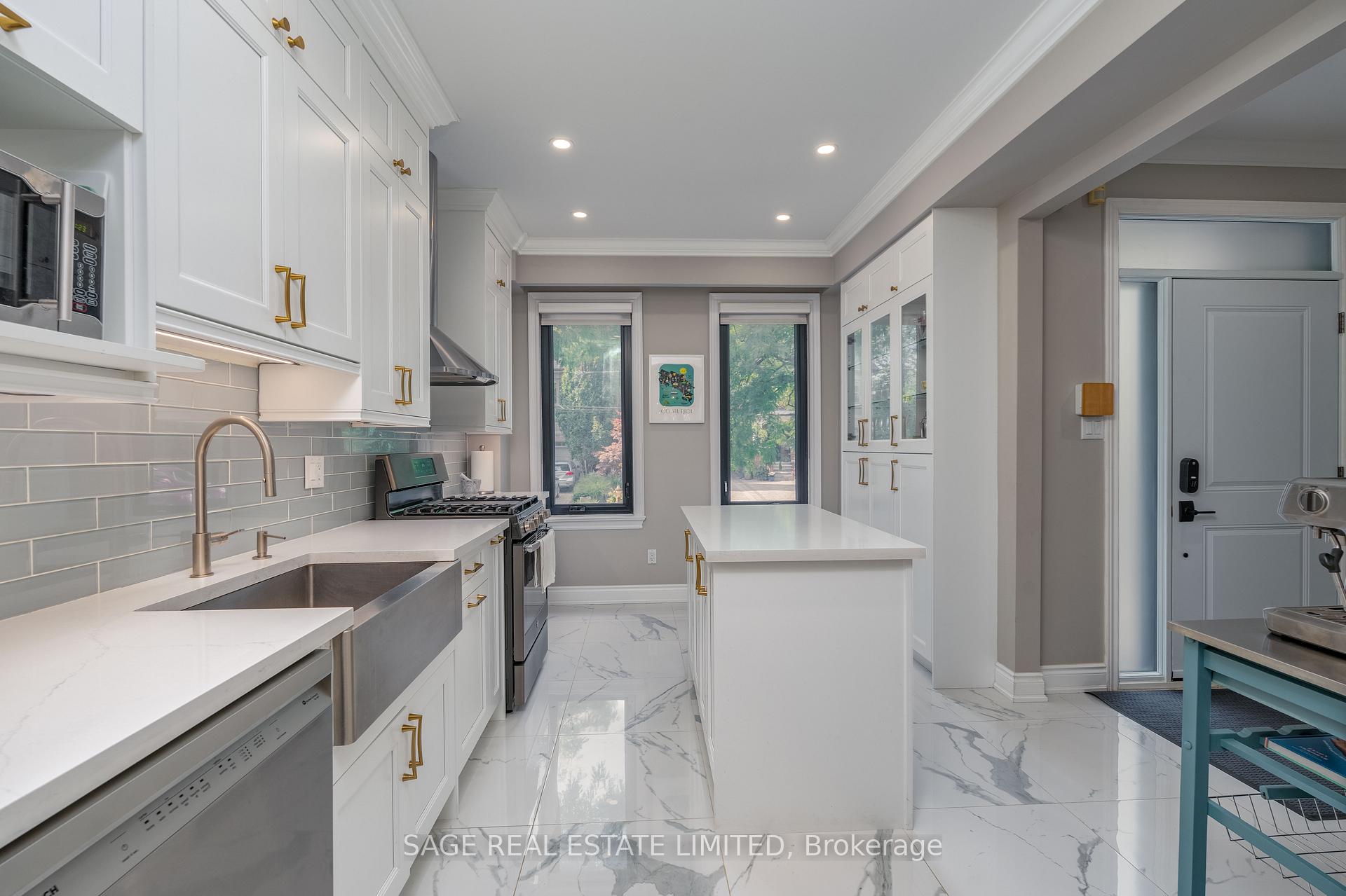 Photo 3 of 261 Jedburgh Road, Toronto, Lawrence Park North — HOMEH