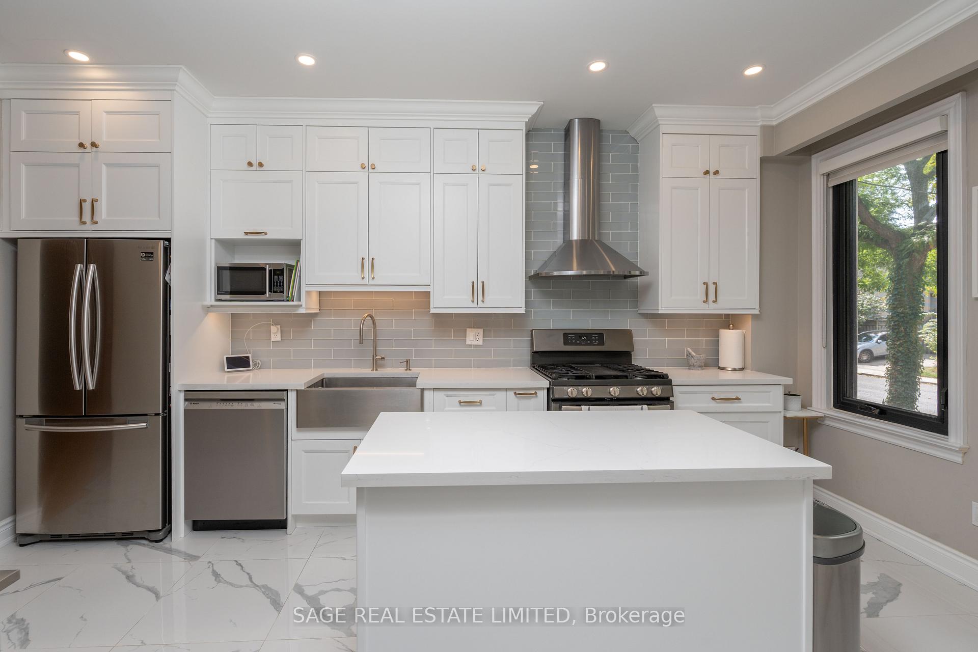 Photo 11 of 261 Jedburgh Road, Toronto, Lawrence Park North — HOMEH
