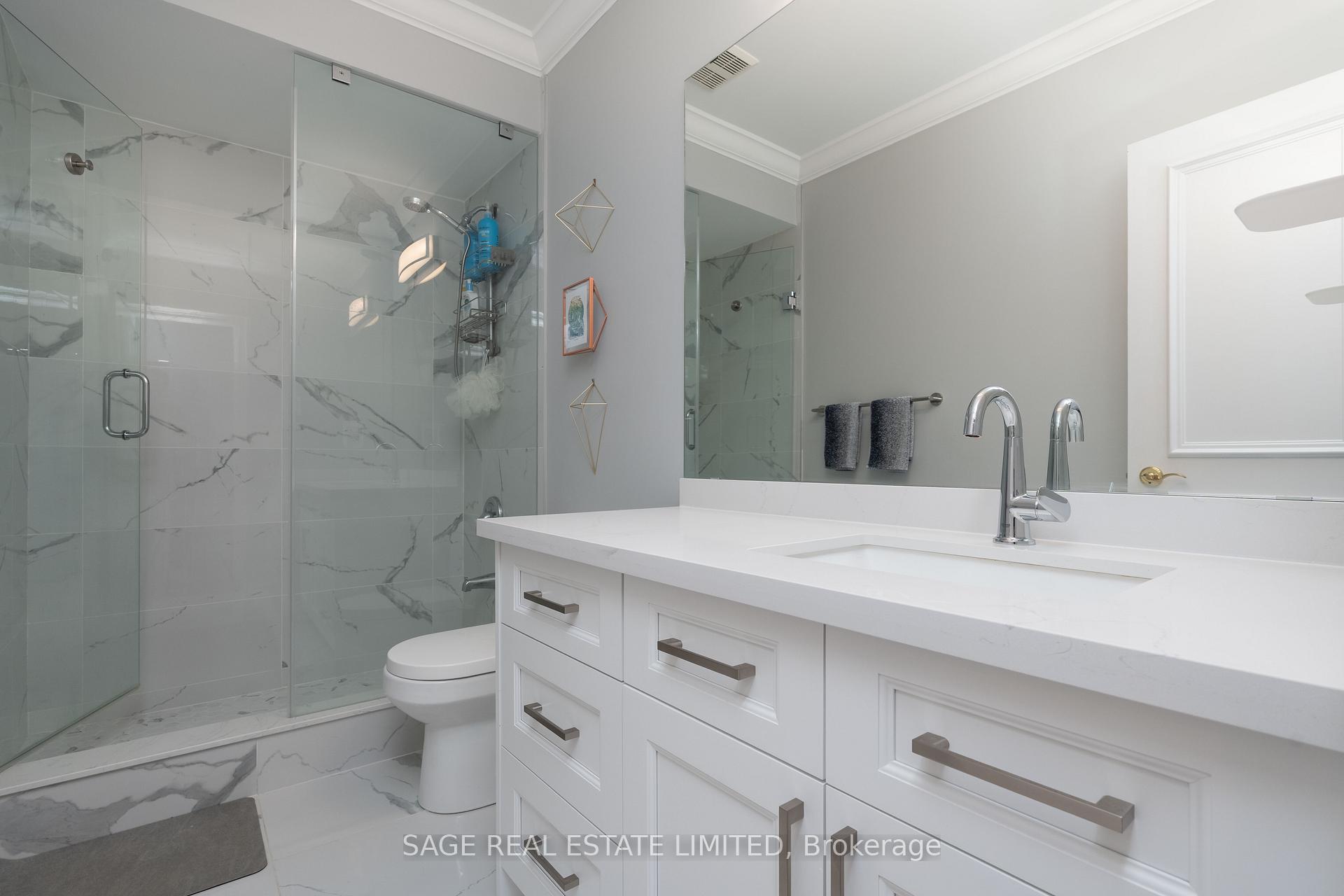 Photo 4 of 261 Jedburgh Road, Toronto, Lawrence Park North — HOMEH