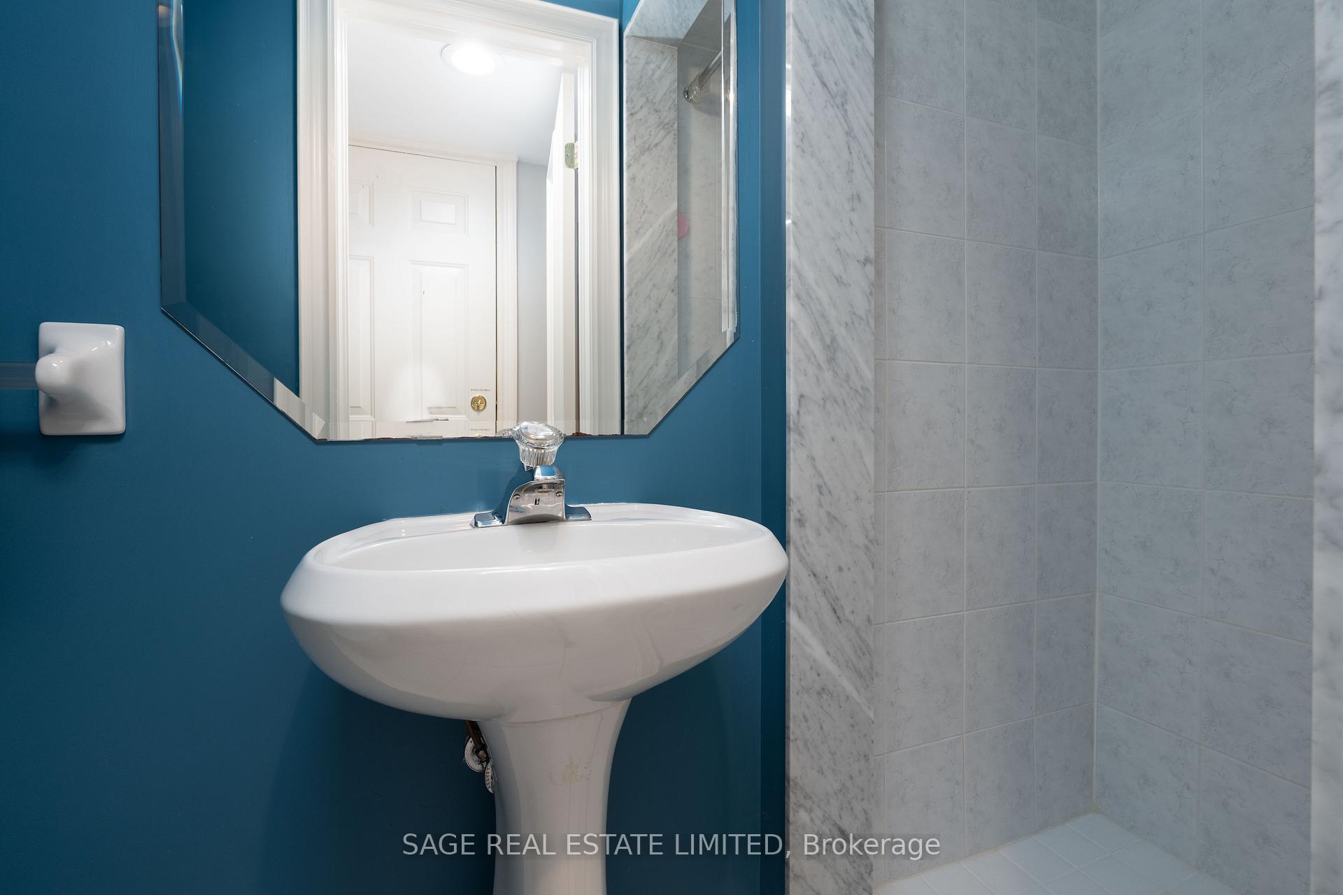 Photo 17 of 261 Jedburgh Road, Toronto, Lawrence Park North — HOMEH