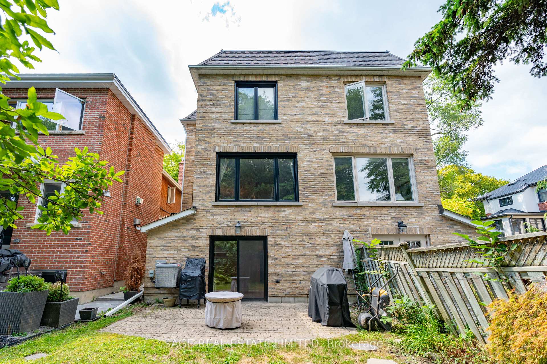 Photo 26 of 261 Jedburgh Road, Toronto, Lawrence Park North — HOMEH