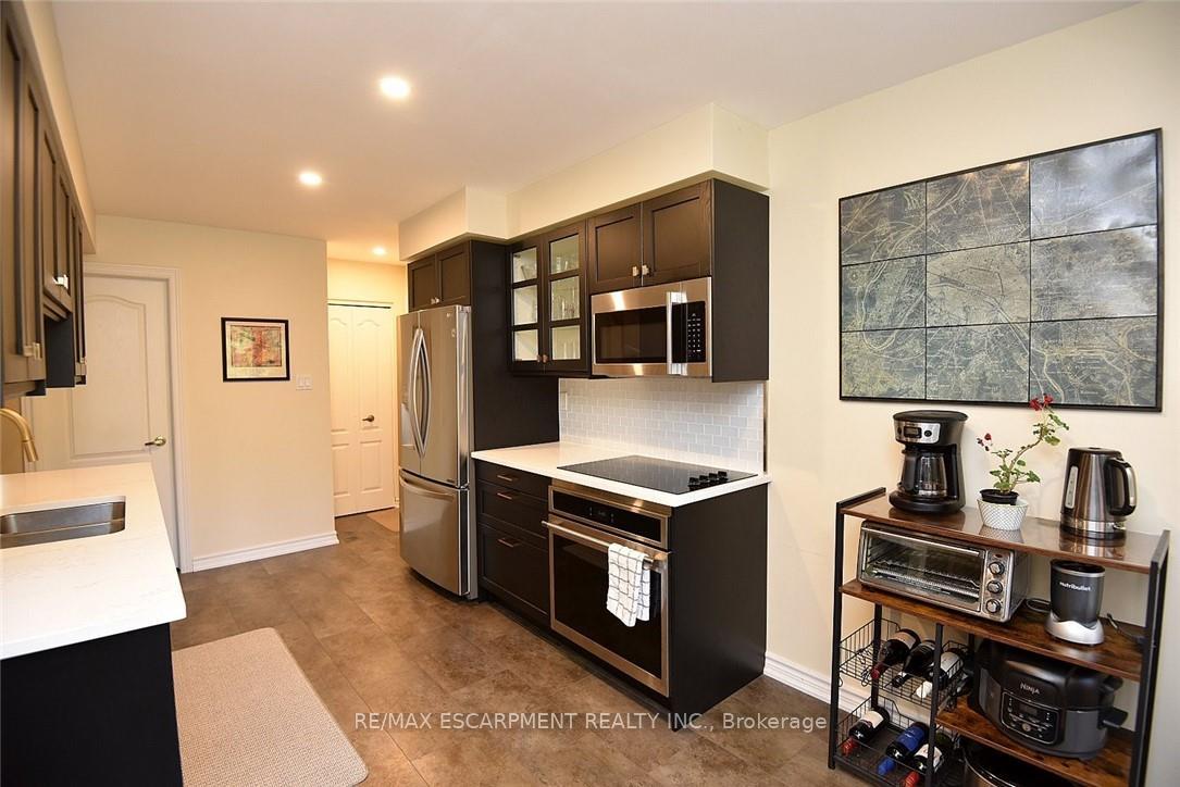 Photo 23 of Unit 59, 175 Fiddlers Green Road, Hamilton, Ancaster — HOMEH