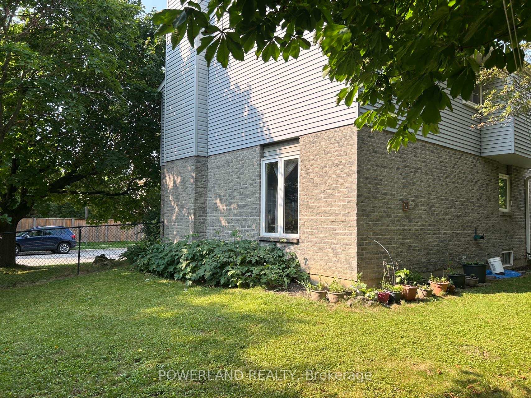 Photo 17 of 57 Sandusky Crescent, Aurora, Aurora Highlands — HOMEH
