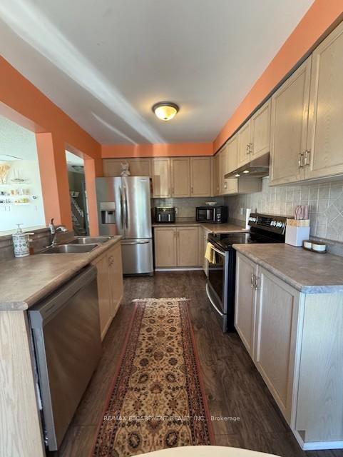 Photo 8 of Unit 38, 104 Frances Avenue, Hamilton, Stoney Creek — HOMEH