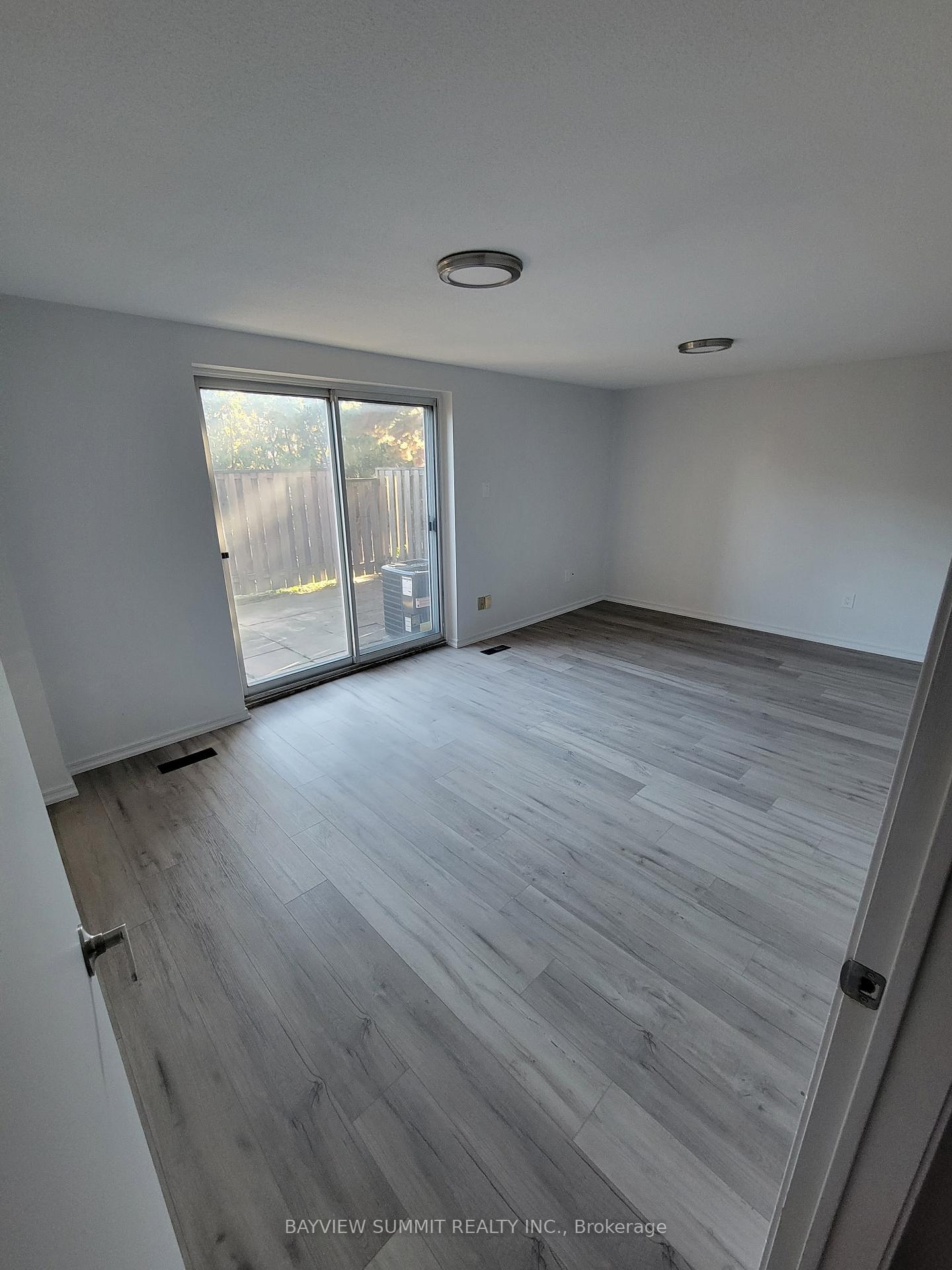 Photo 2 of 10 Darby Way, Markham, Thornhill — HOMEH