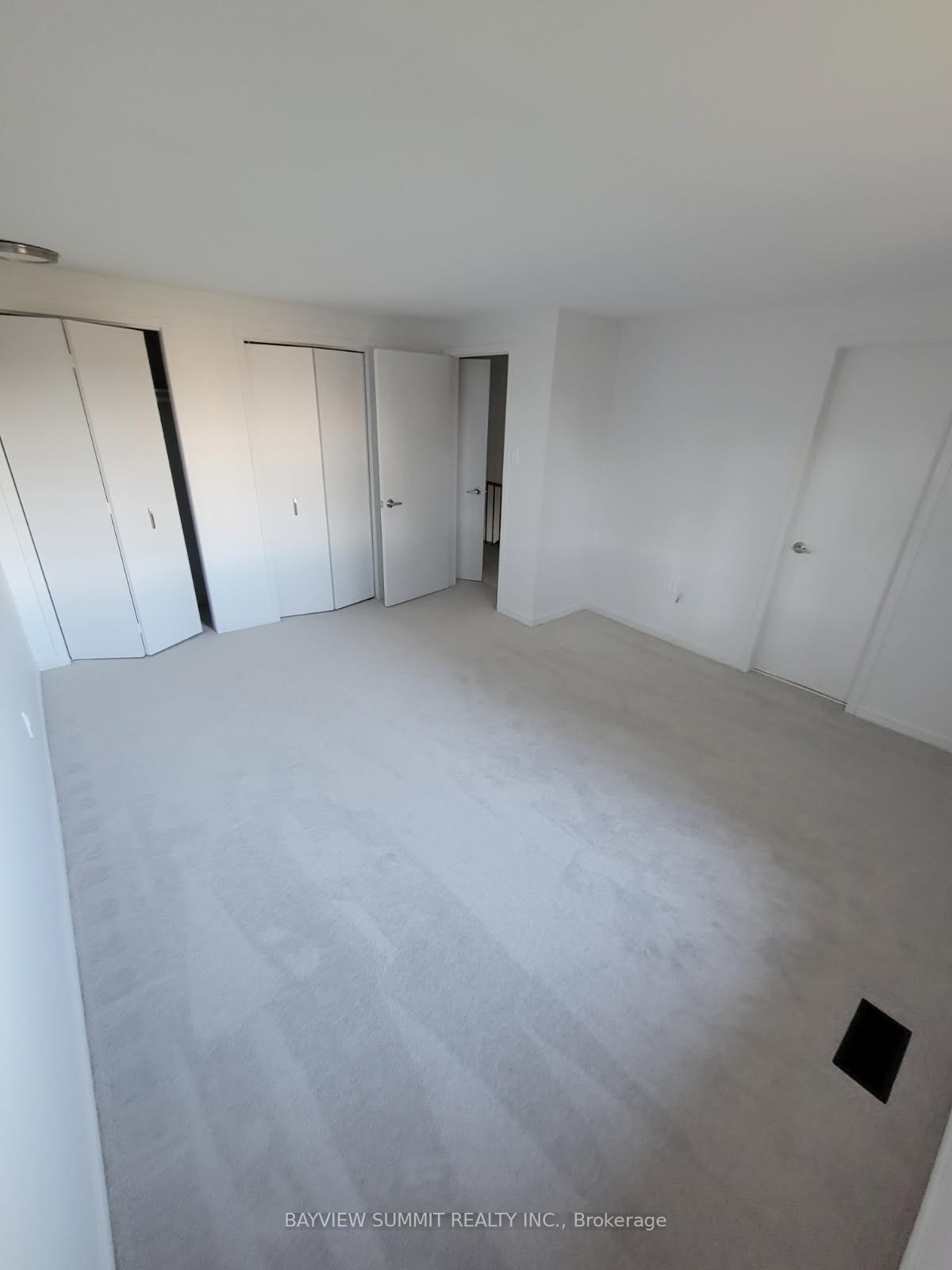 Photo 4 of 10 Darby Way, Markham, Thornhill — HOMEH